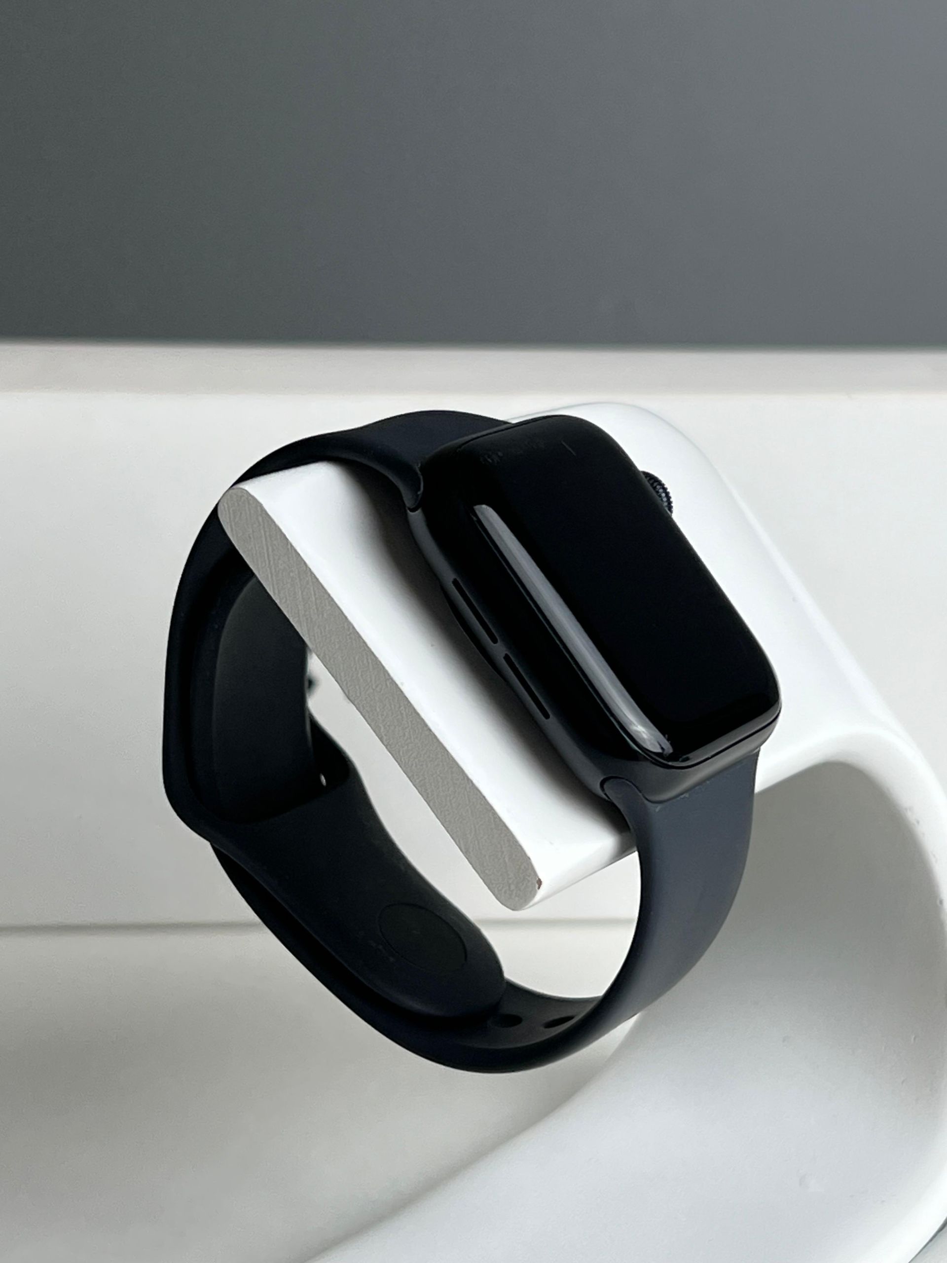 Apple Watch SE 40 мм (2е поколение)