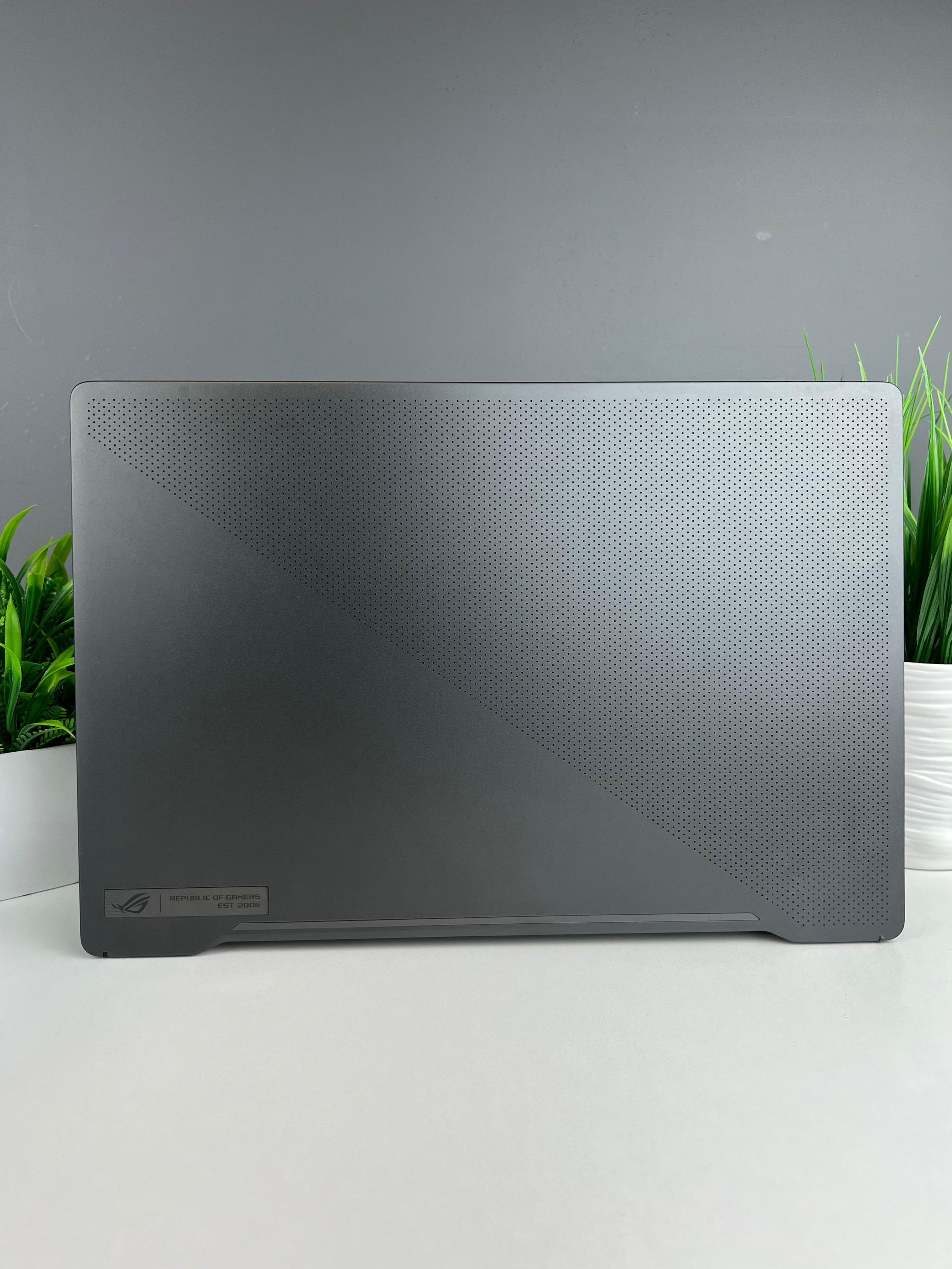 Ноутбук Asus ROG AMD Ryzen 9 4-поколение ядер 16 GB 500 GB 14 дюймов