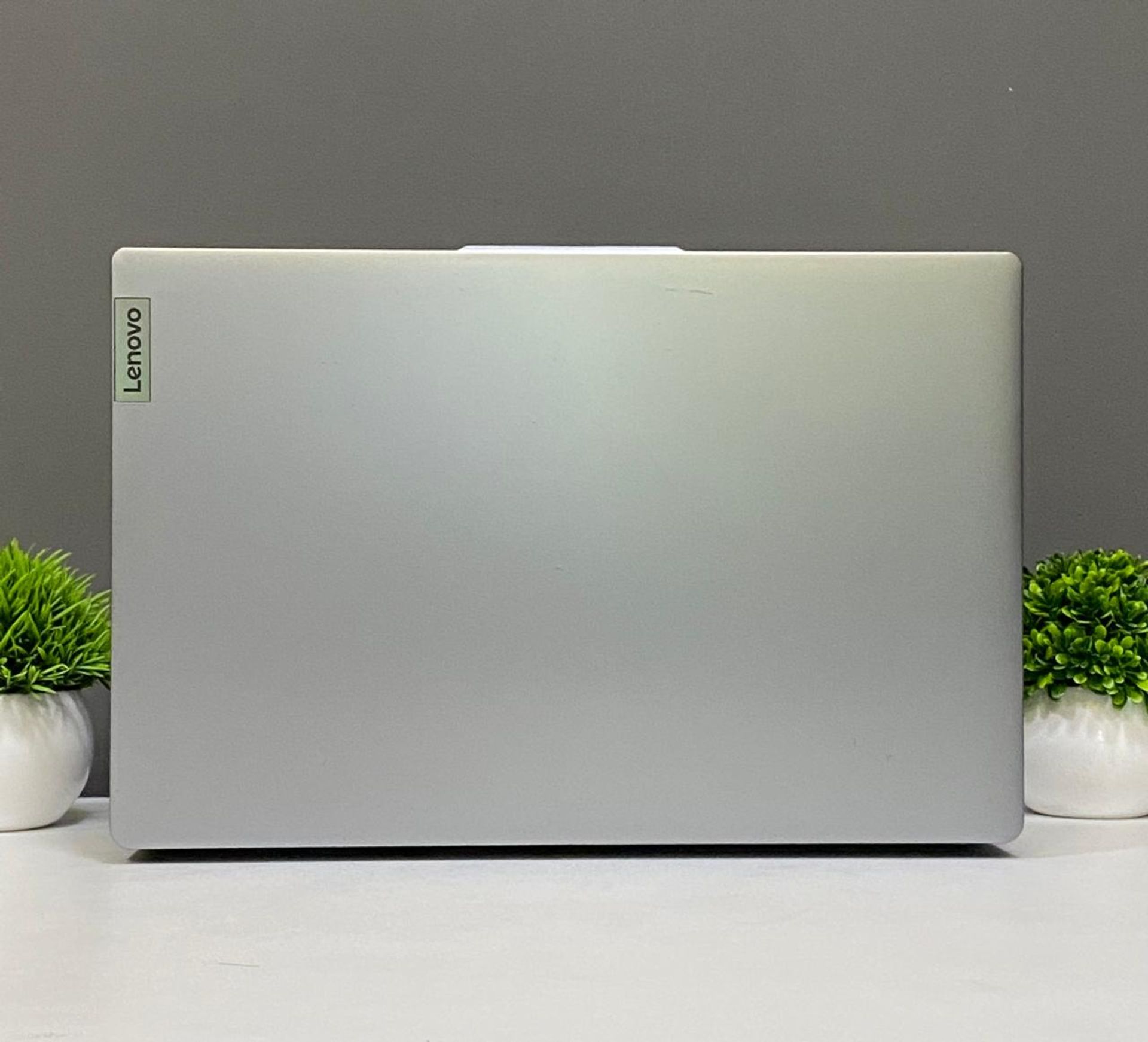 Ноутбук Lenovo Для работы и учебы  Intel Core i3  12-поколение  ядер 8 GB 240 GB 15 дюймов
