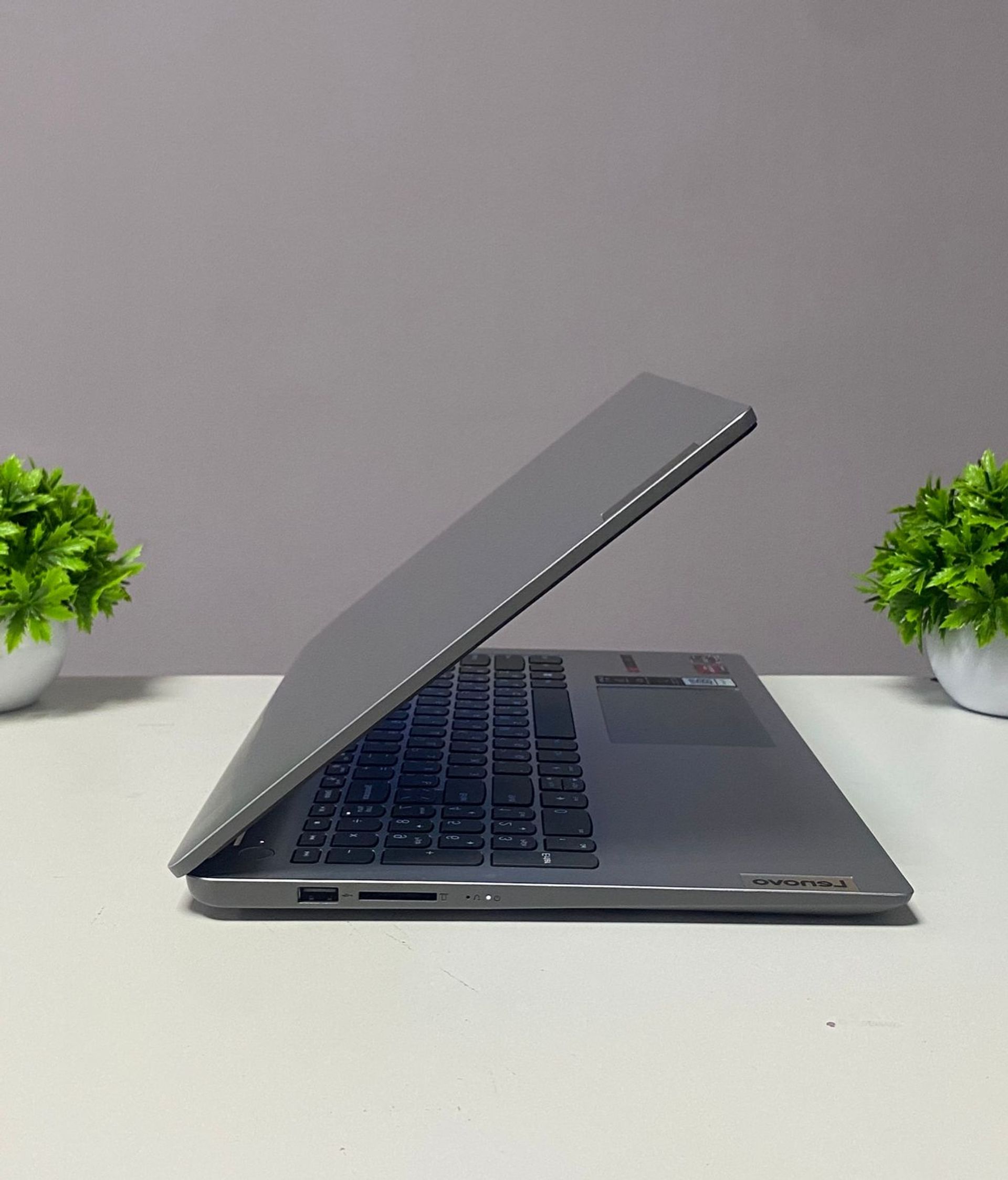 Ноутбук Lenovo Для работы и учебы AMD Ryzen 5 3-поколение ядер 16 GB 500 GB 15 дюймов