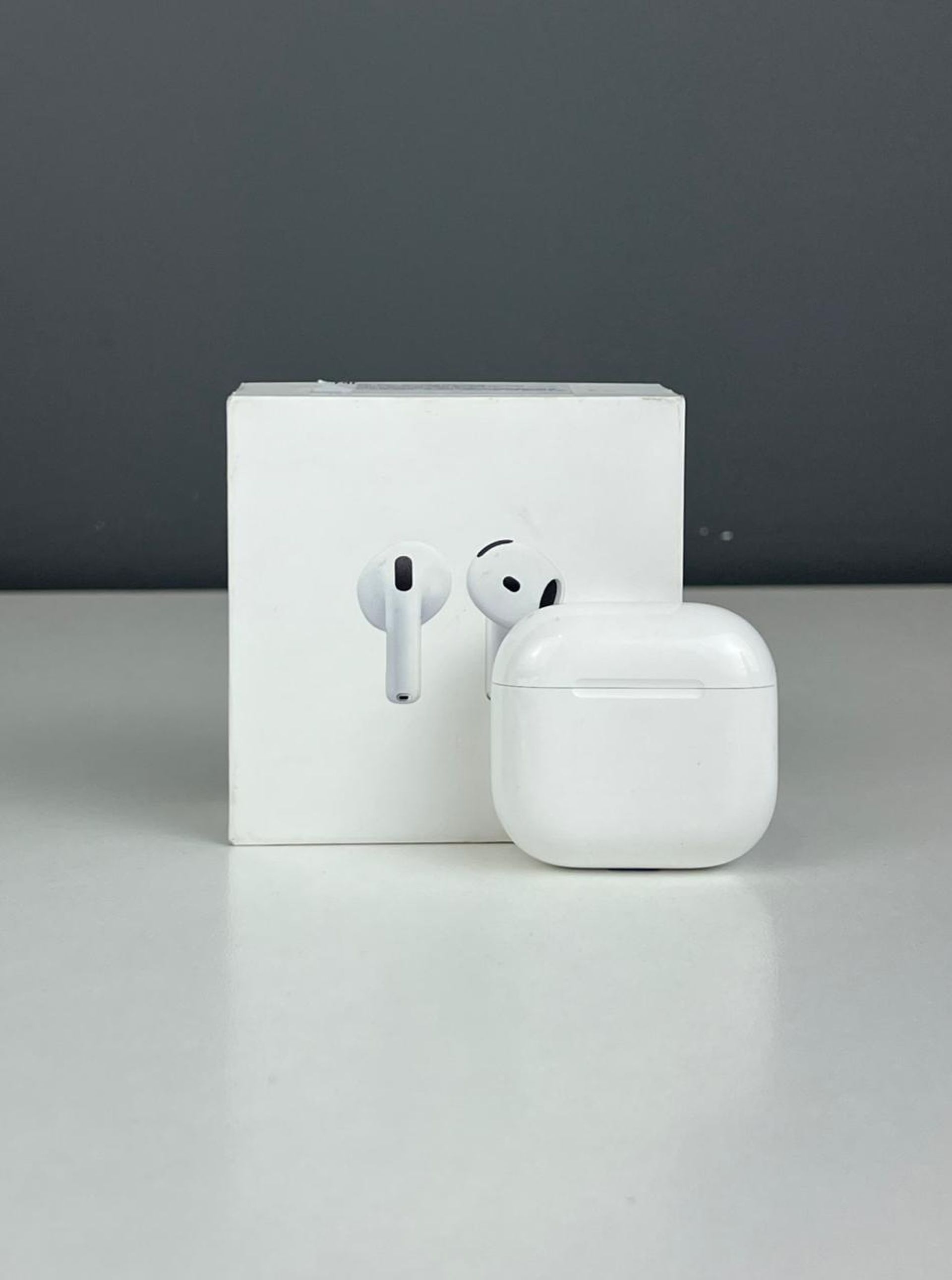 AirPods 4 series