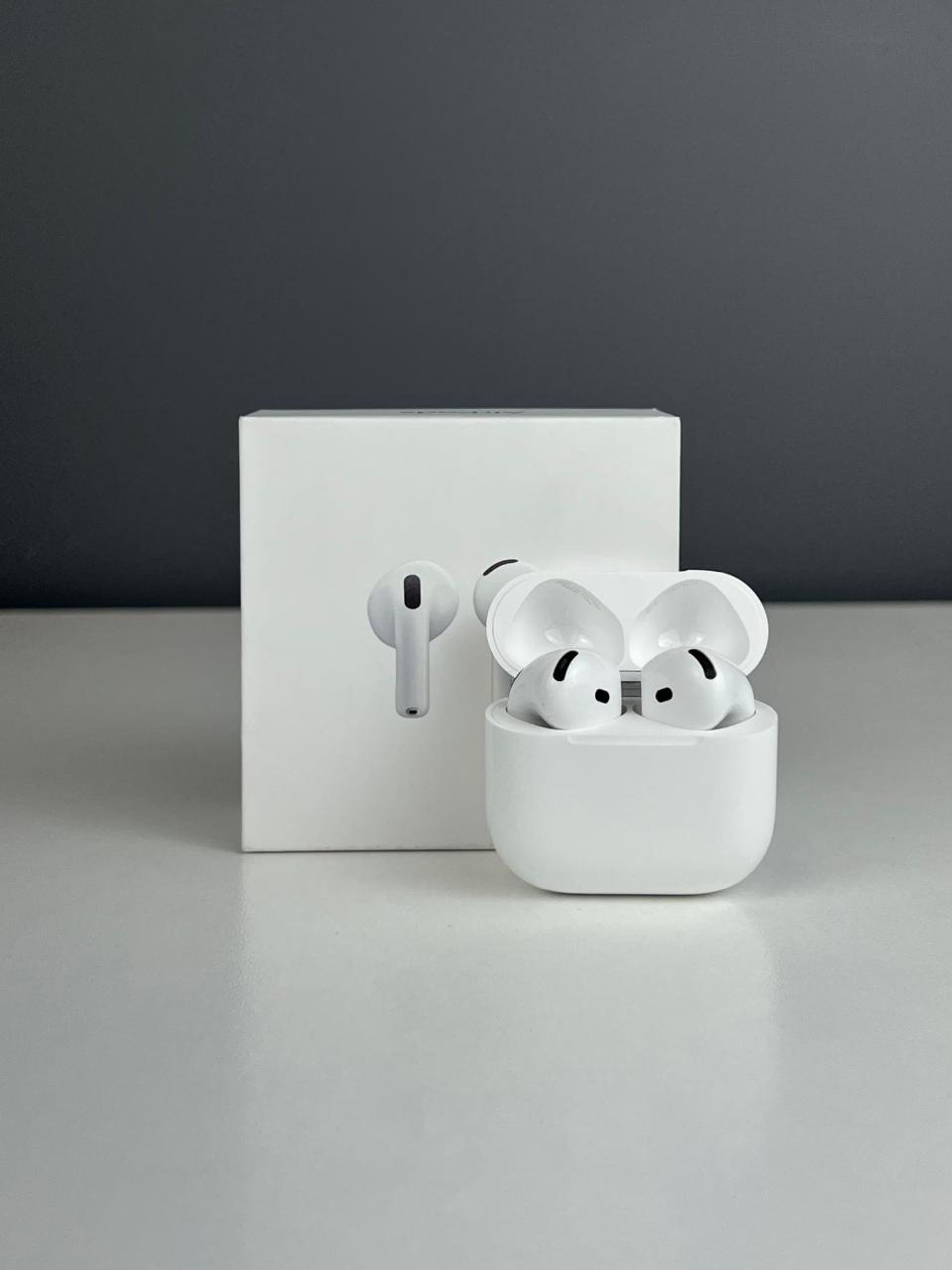 AirPods 4 series