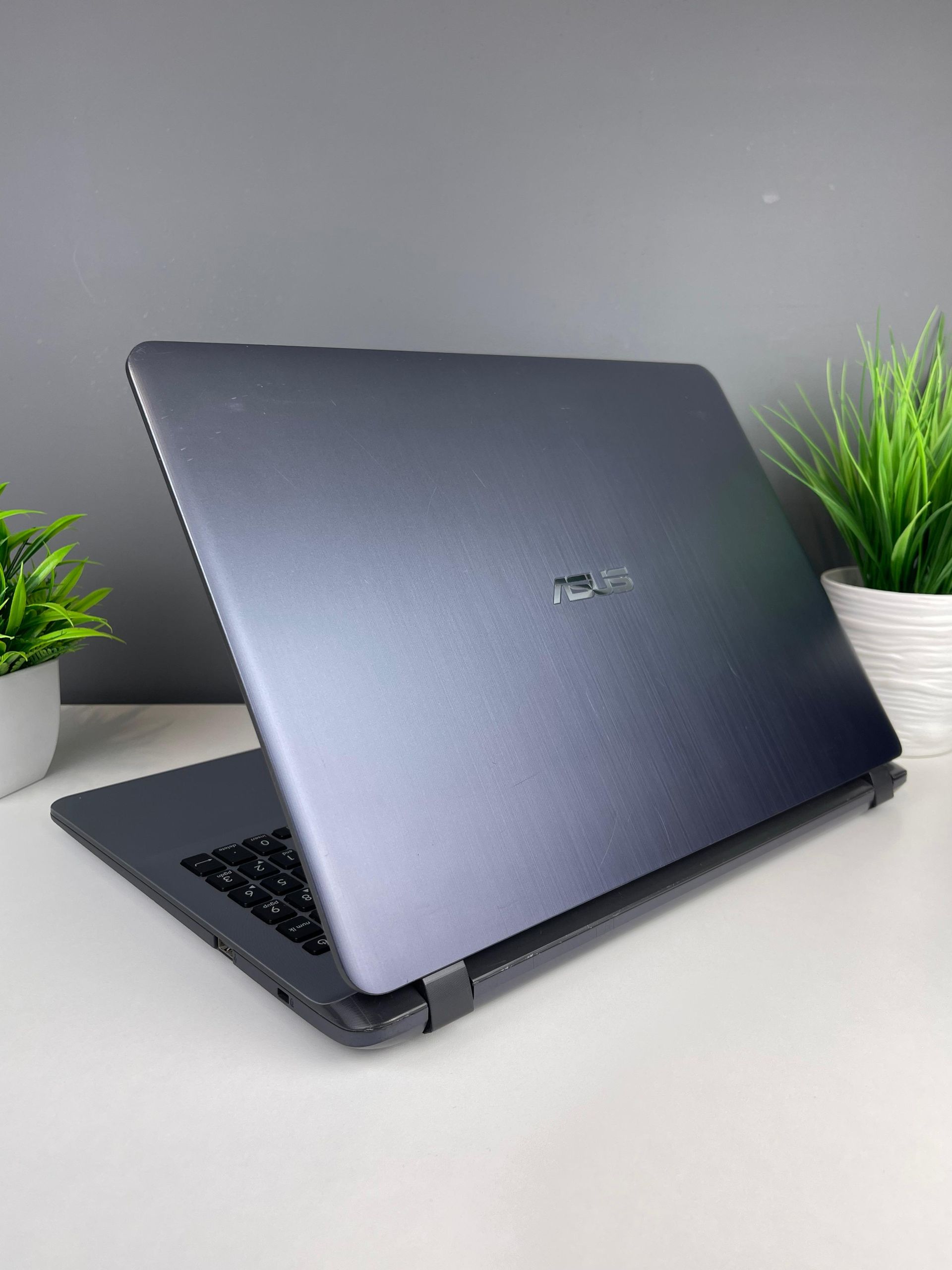 Ноутбук ASUS Asus Core i3/7-пок