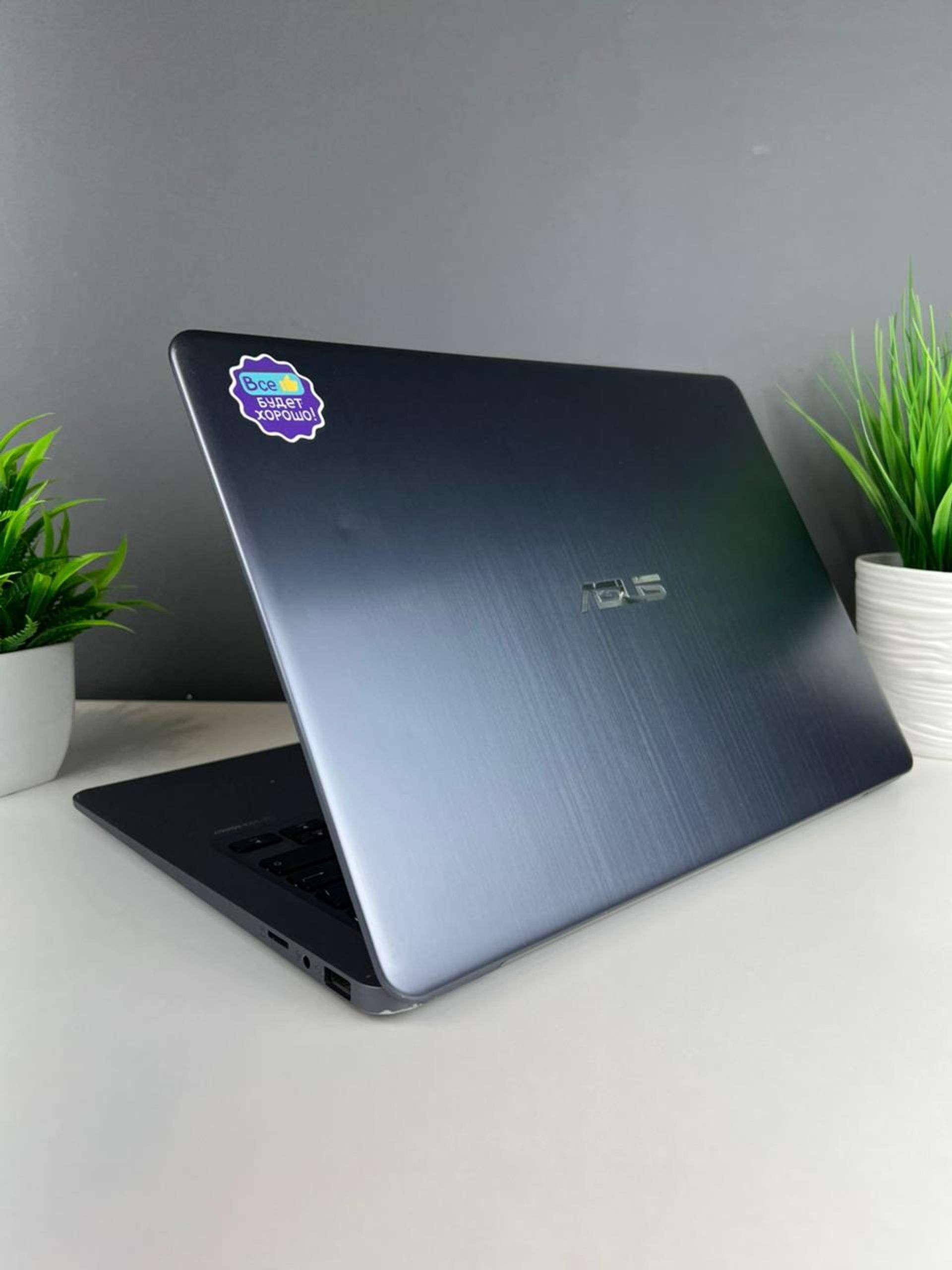Ноутбук Asus core i3/7-пок  Intel Core i3  7-поколение  ядер 4 GB 128 GB