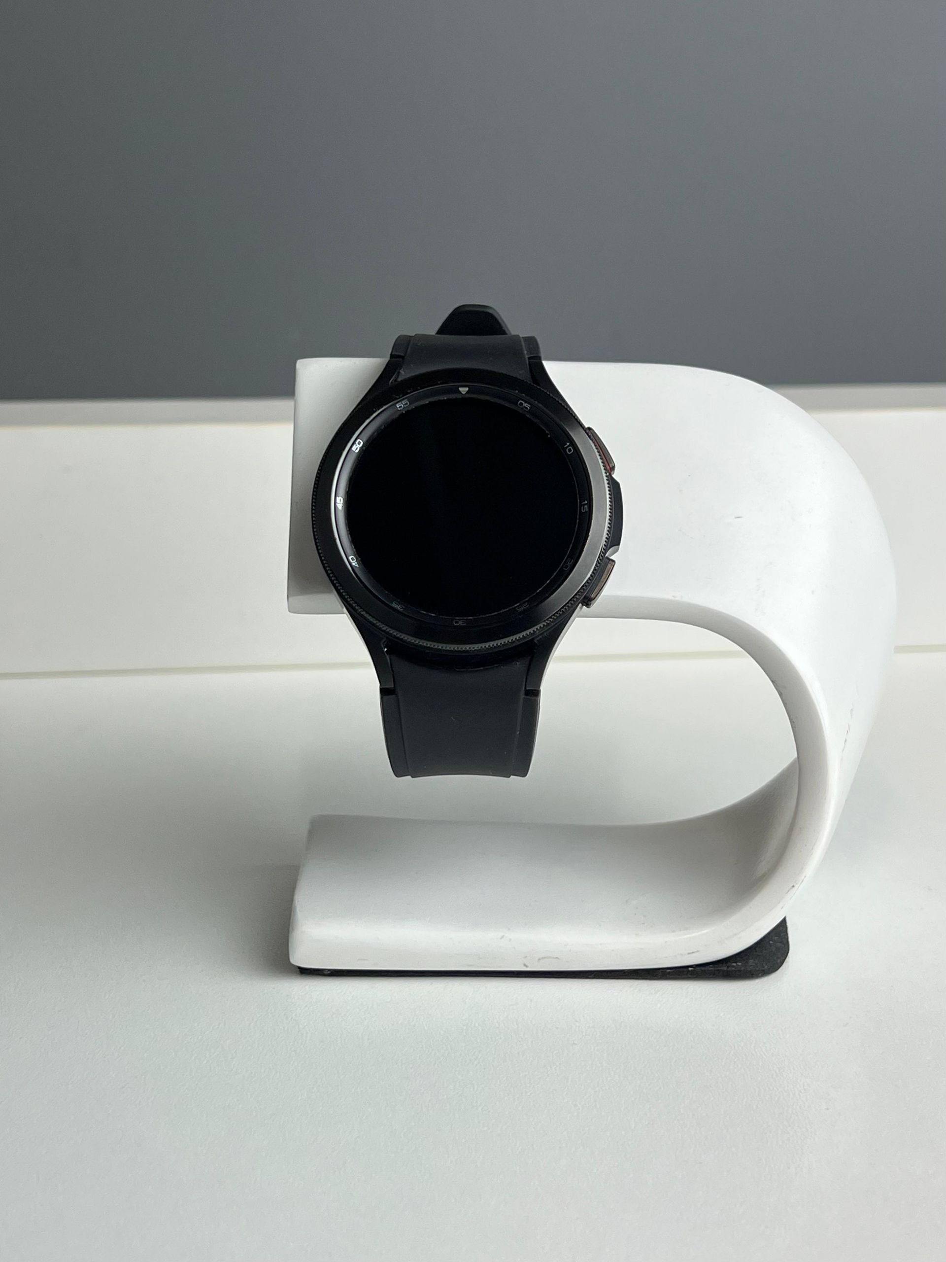 Samsung Series 4 Classic SM-R890 45mm