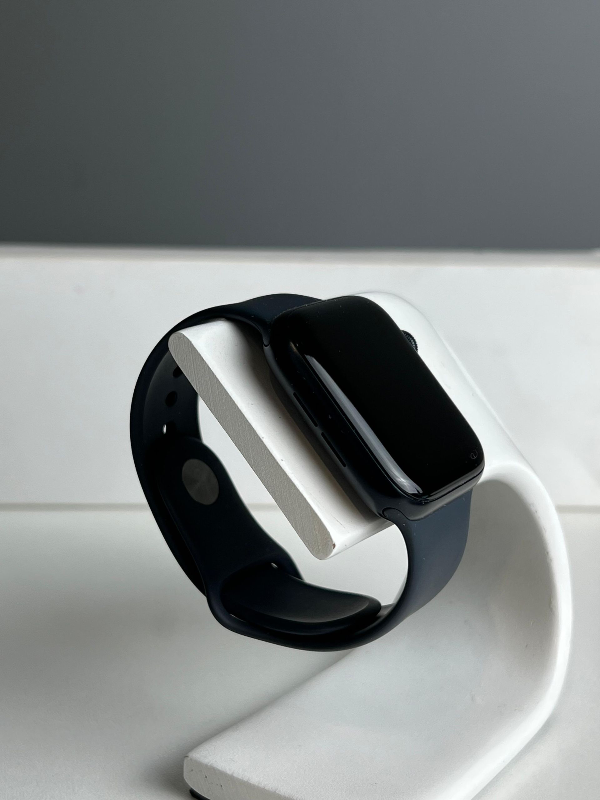 Apple Watch SE 44 мм (2е поколение)
