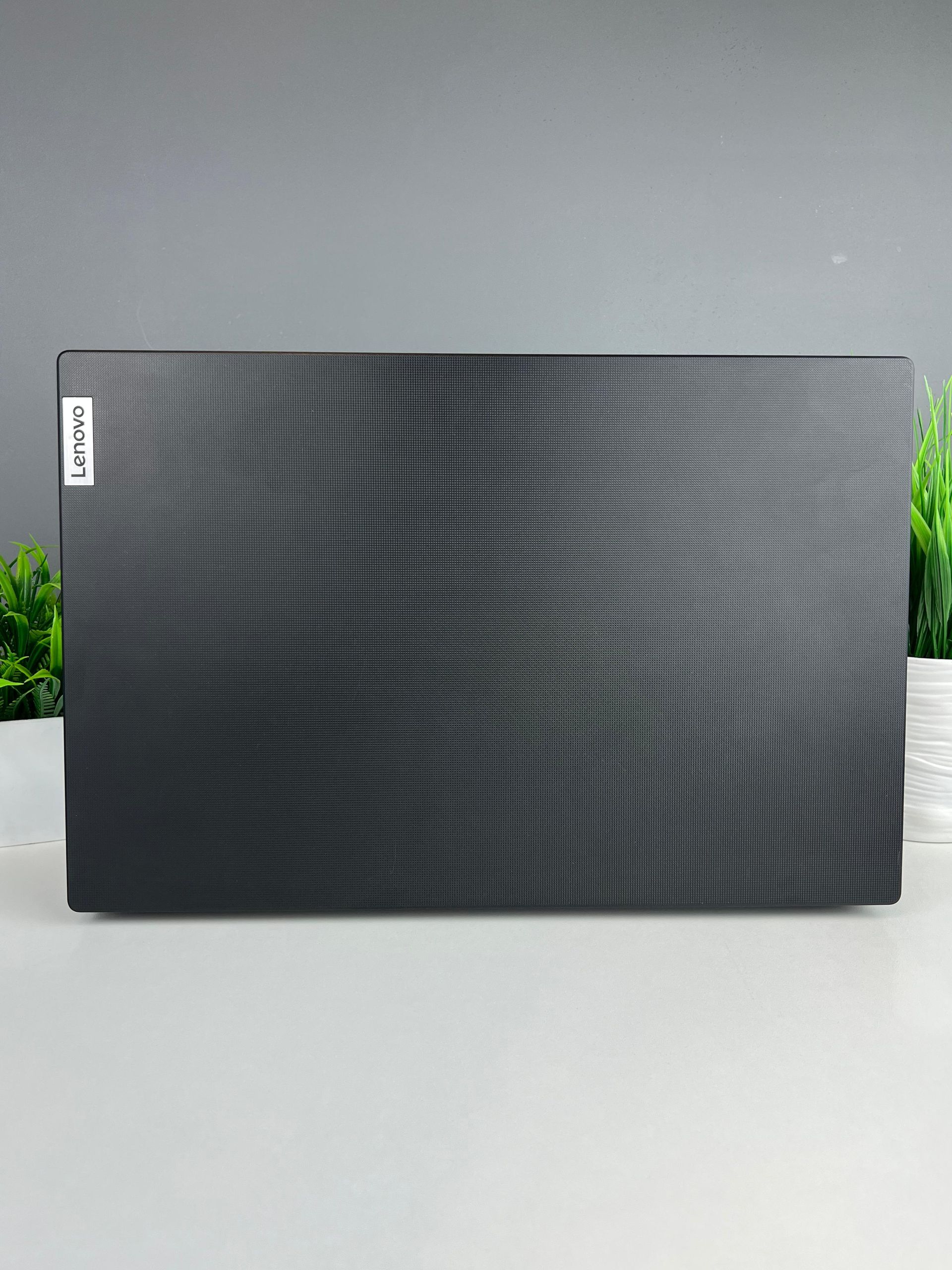 Ноутбук Lenovo Для работы и учебы  Intel Core i3  12-поколение  ядер 8 GB 500 GB 13 дюймов