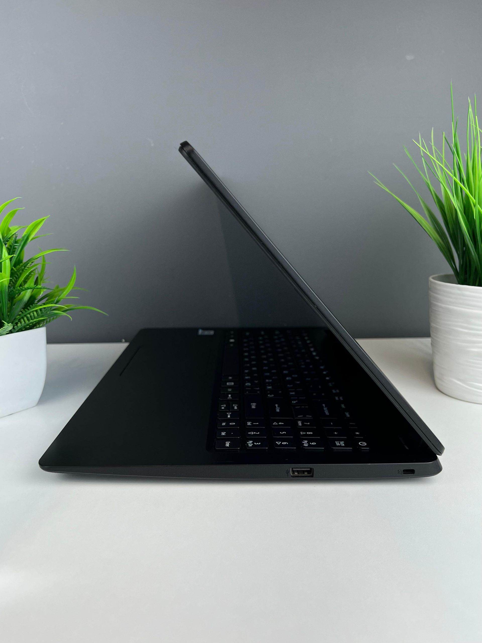 Ноутбук Acer Для работы и учебы  Intel Core i3  10-поколение  ядер 8 GB 500 GB 14 дюймов