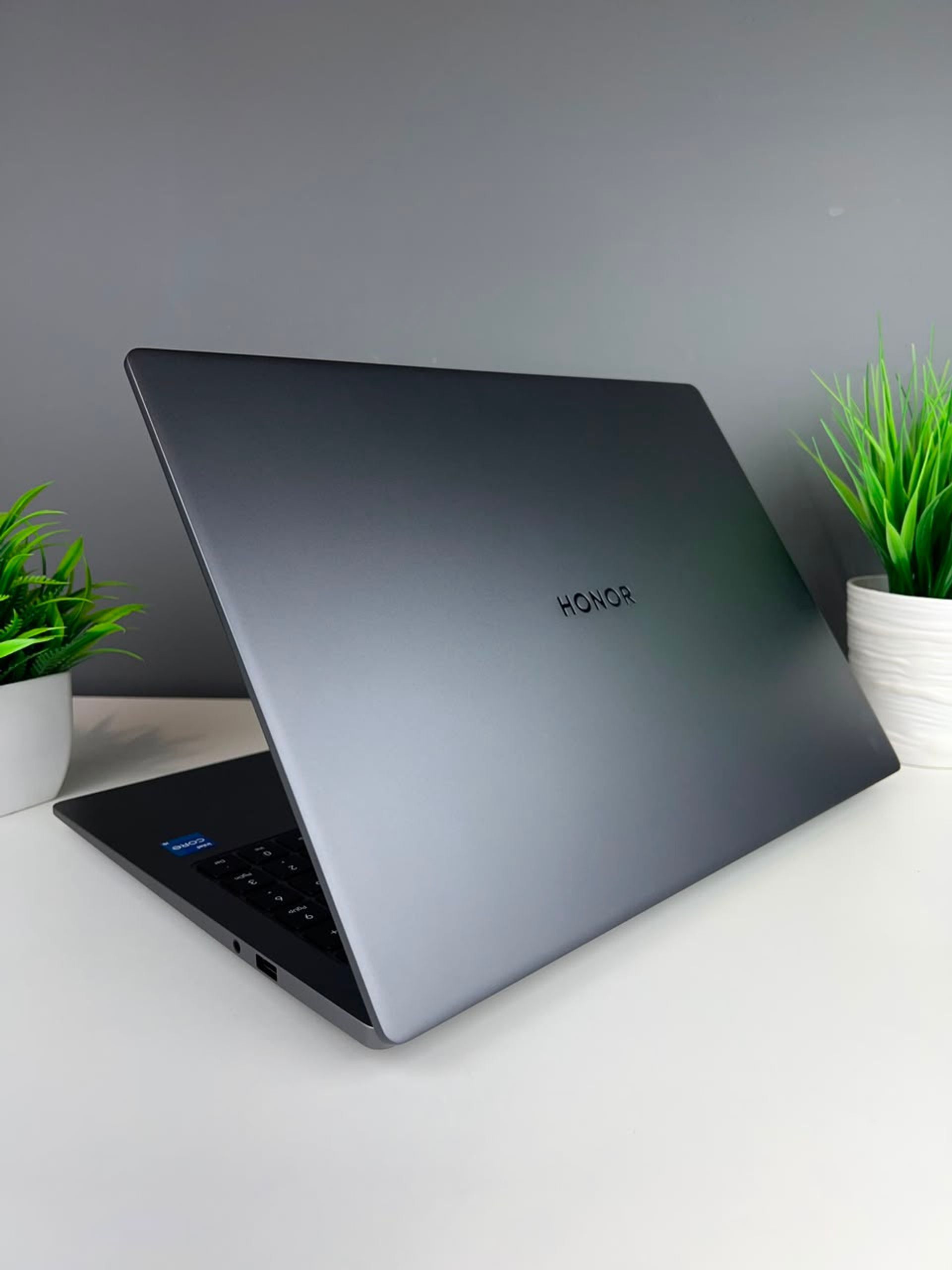 Ноутбук Другие марки Для работы и учебы  Intel Core i5  12-поколение  ядер 8 GB 256 GB 14 дюймов