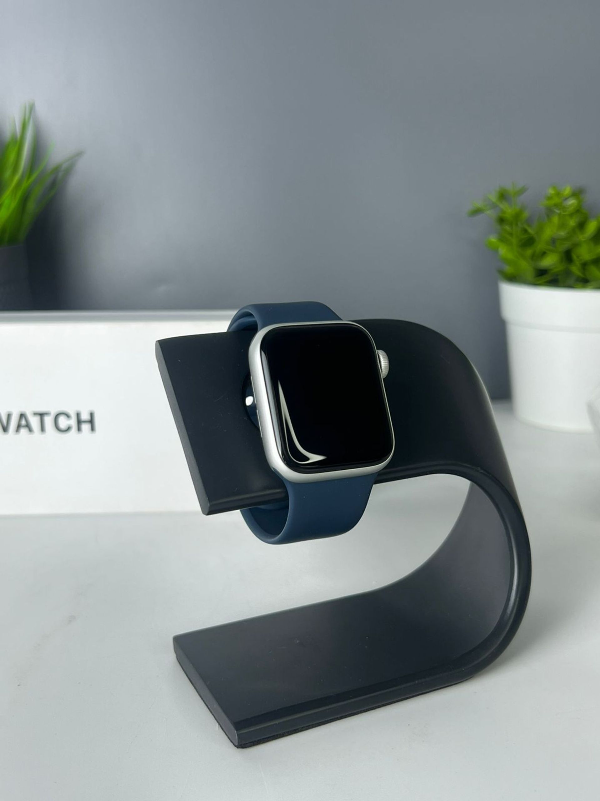 Apple Watch SE 40 мм (2е поколение)