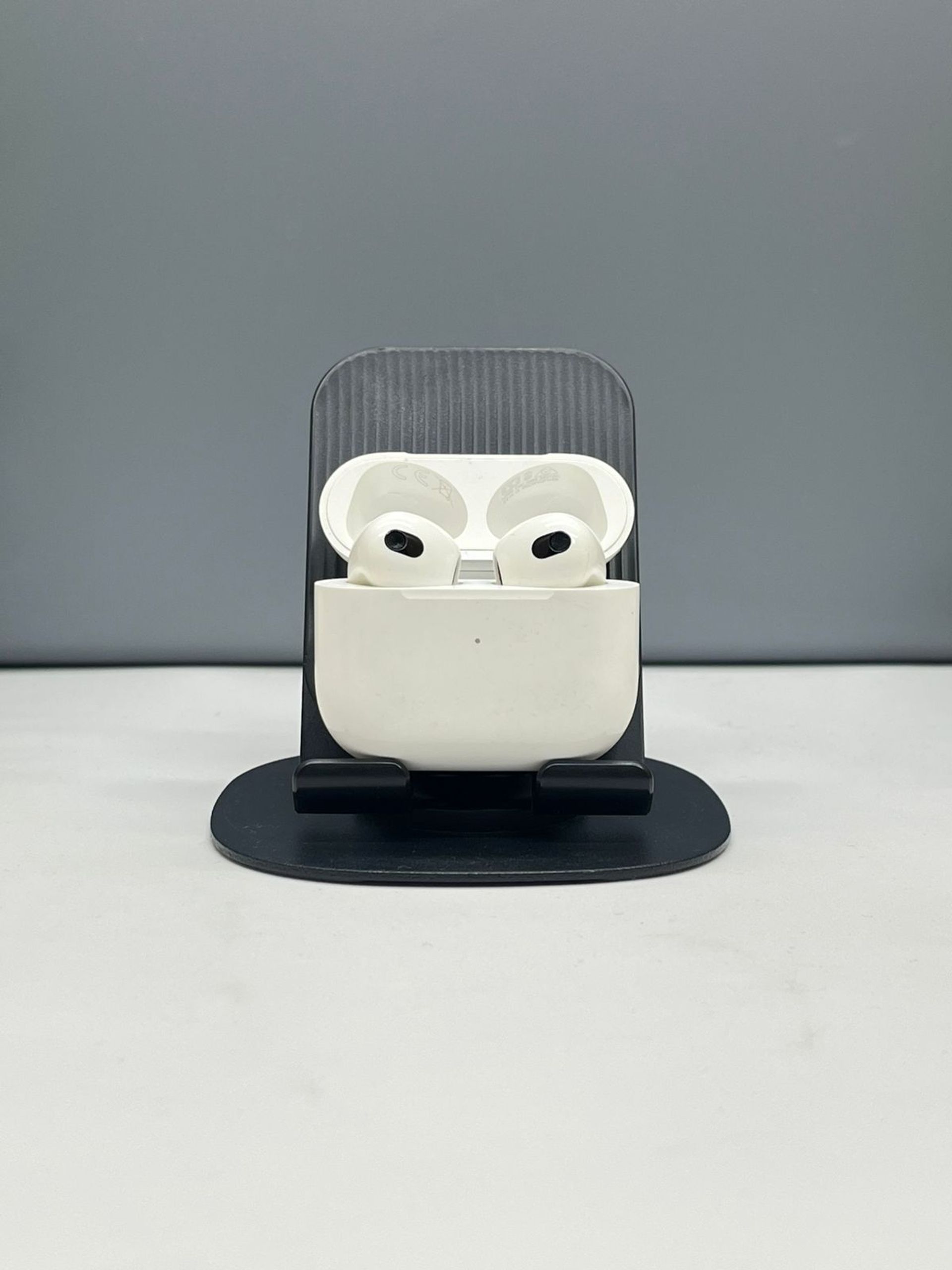 Apple AirPods 3 series