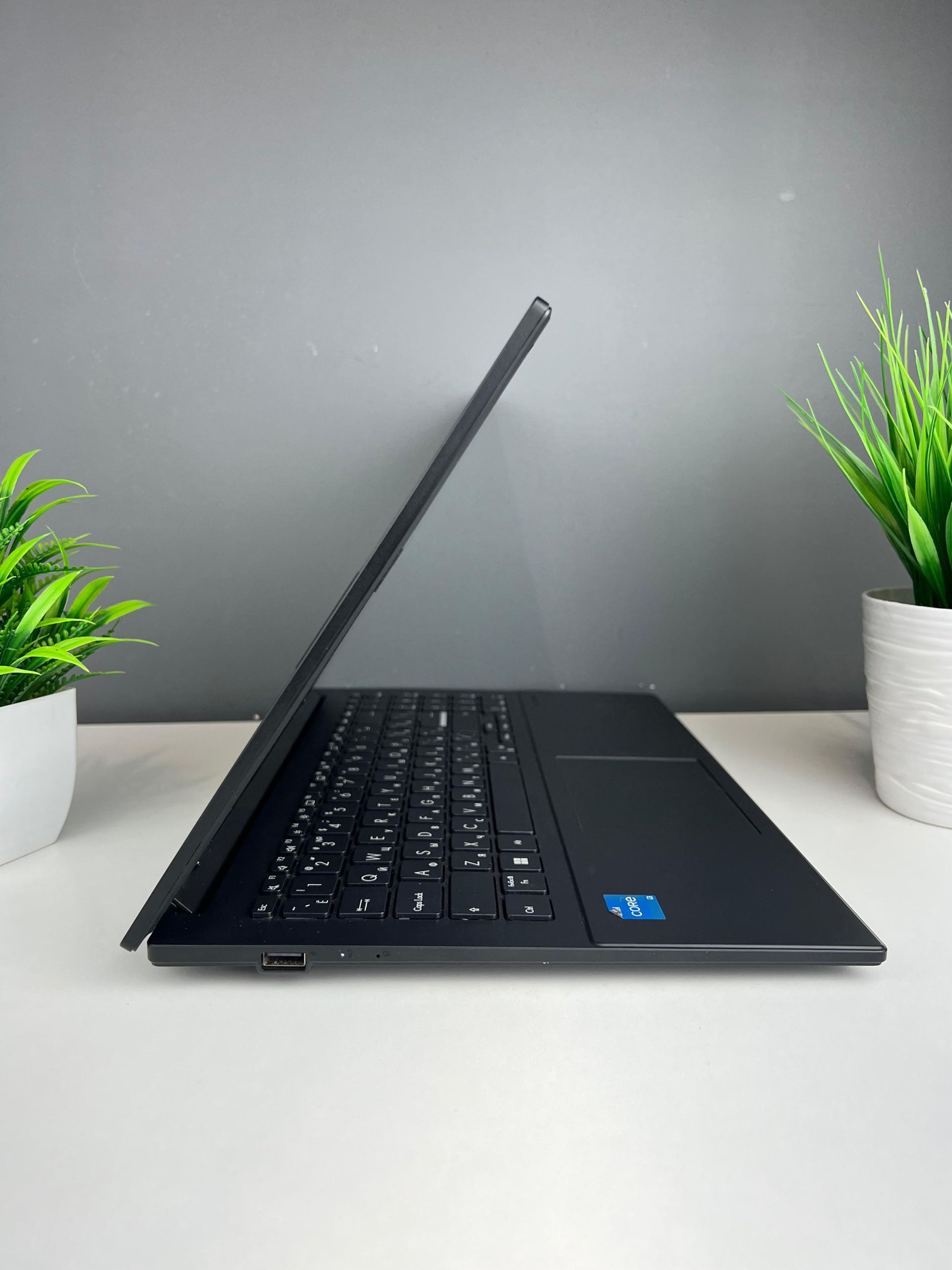 Ноутбук Asus Для работы и учебы  Intel Core i3  12-поколение  ядер 8 GB 256 GB 14 дюймов