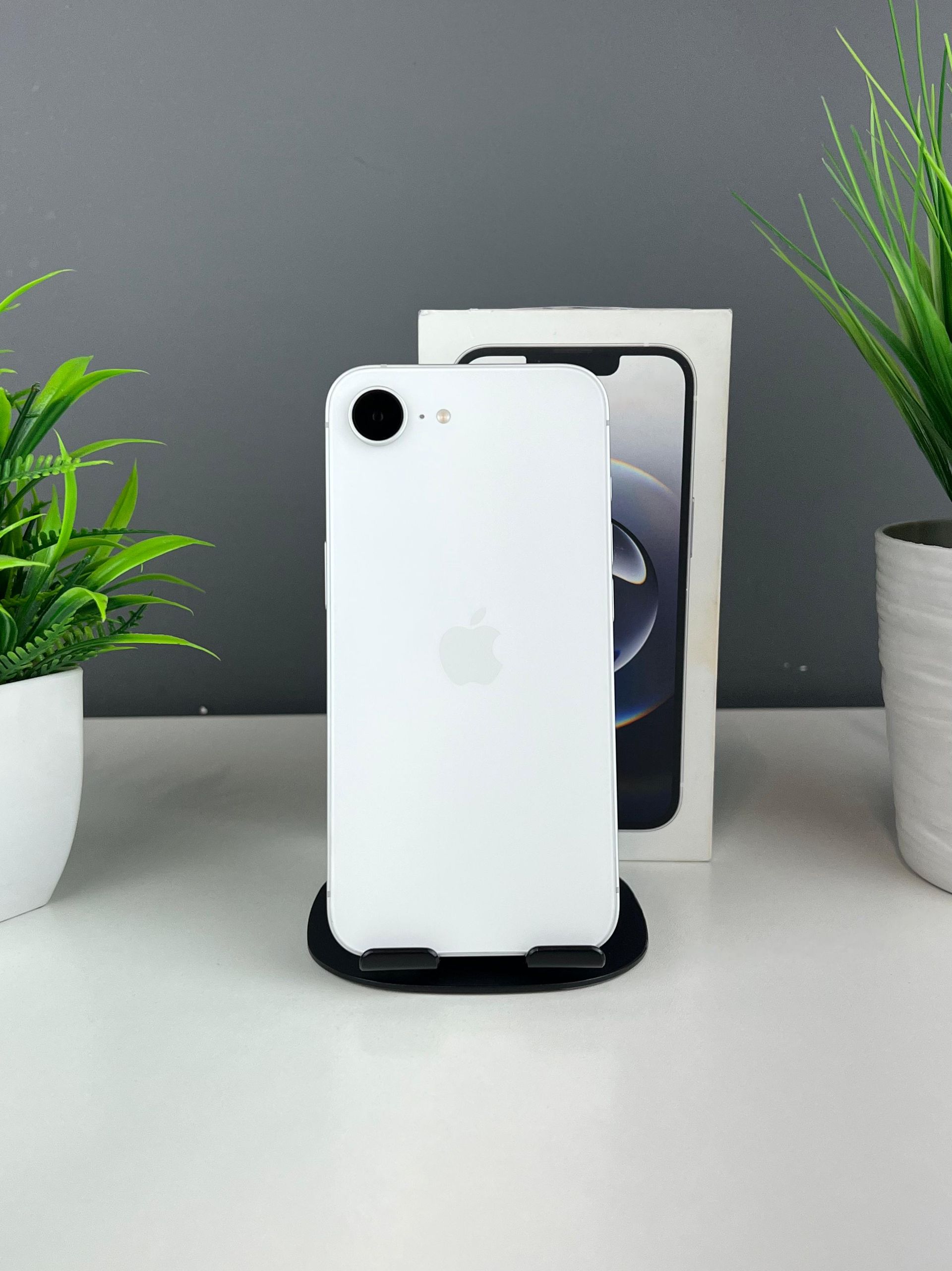 Apple iPhone 16e 256GB