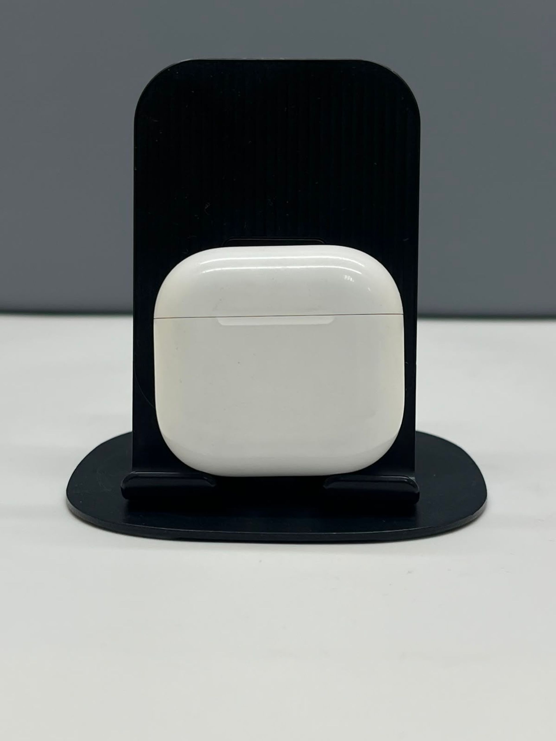 Apple AirPods 4 series