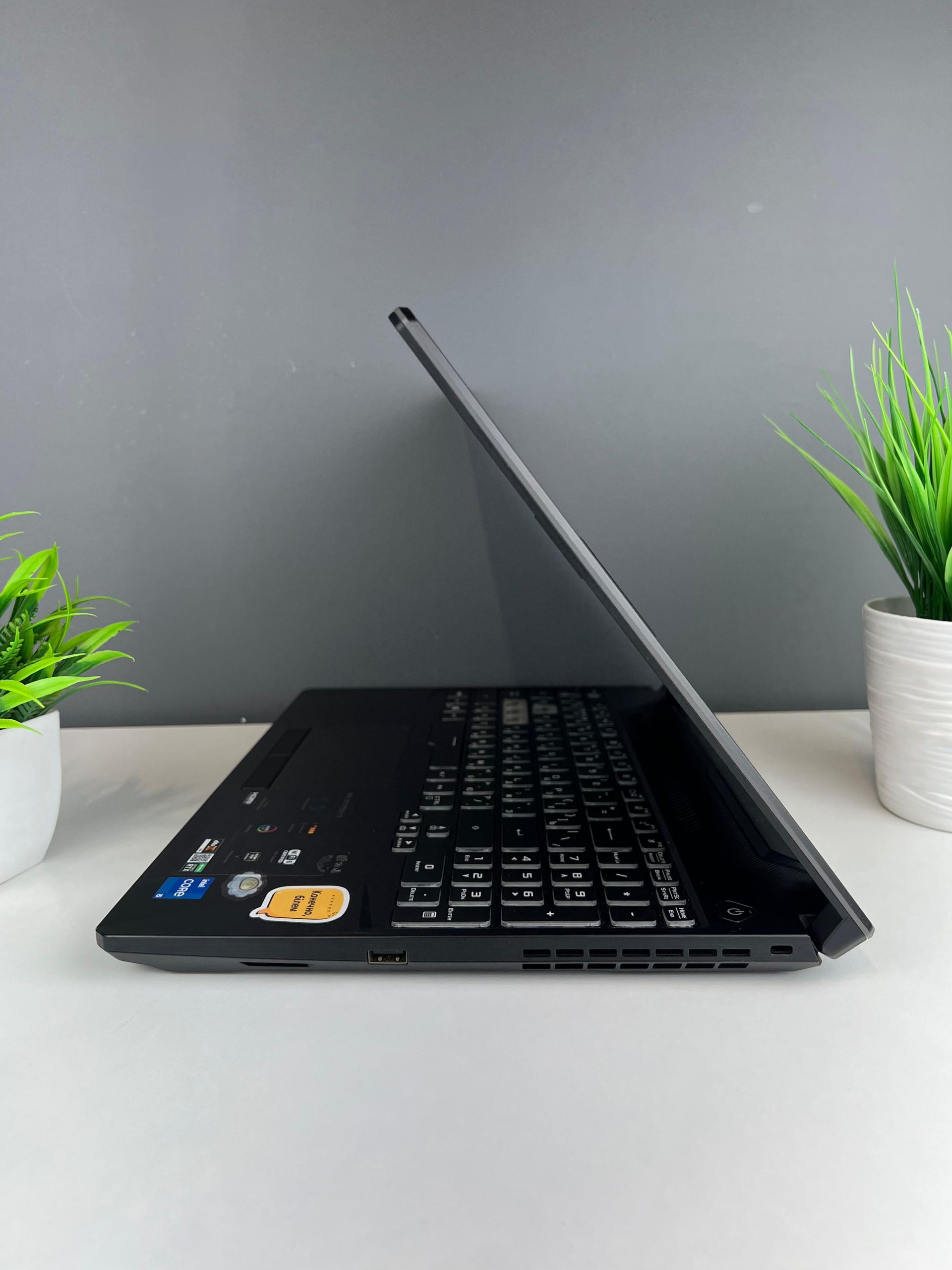 Ноутбук Asus core i5/11 пок  Intel Core i5  11-поколение  ядер 4 GB 500 GB 15 дюймов