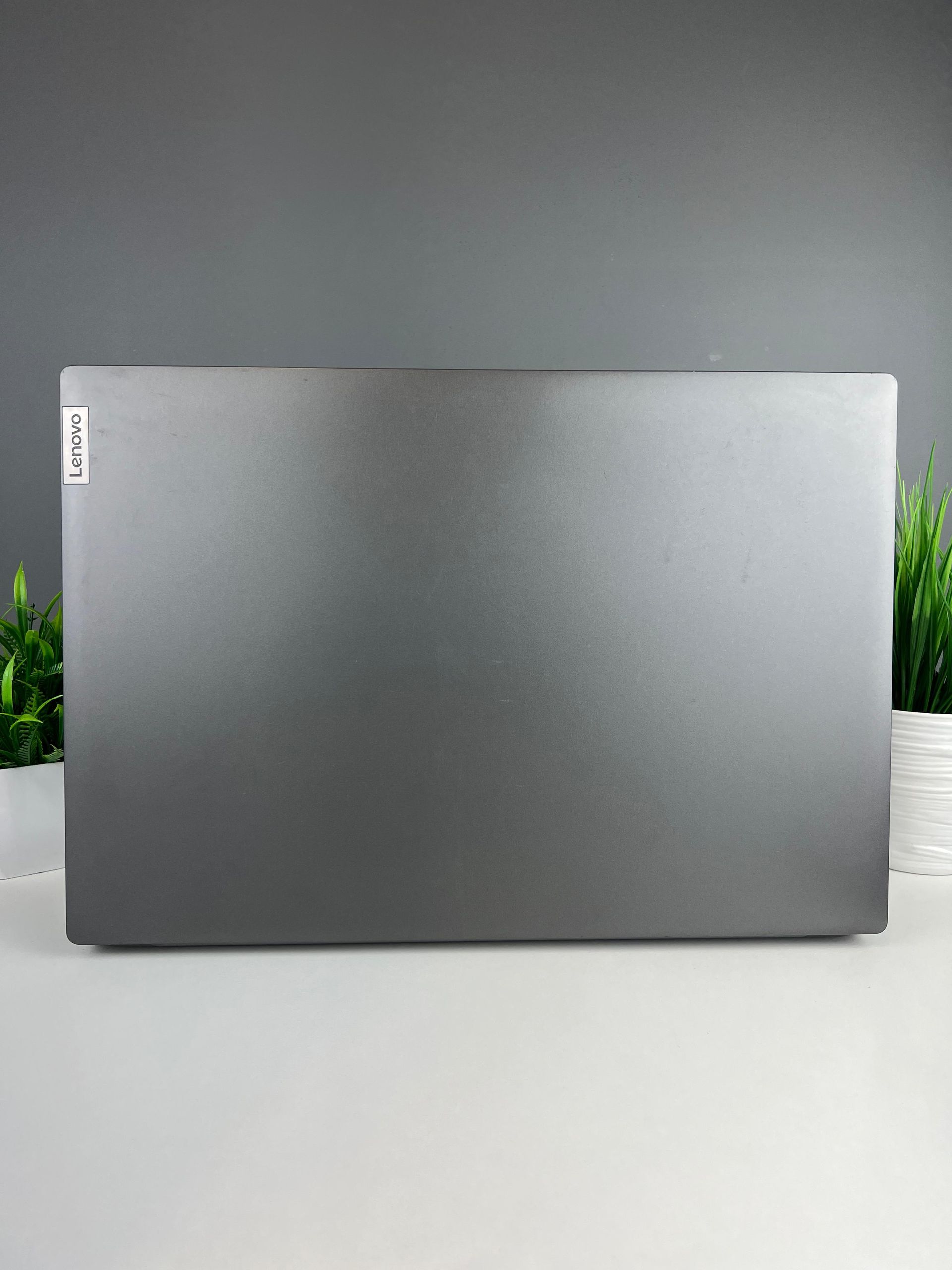 Ноутбук Lenovo Для работы и учебы  Intel Core i5  10-поколение  ядер 8 GB 256 GB 15 дюймов