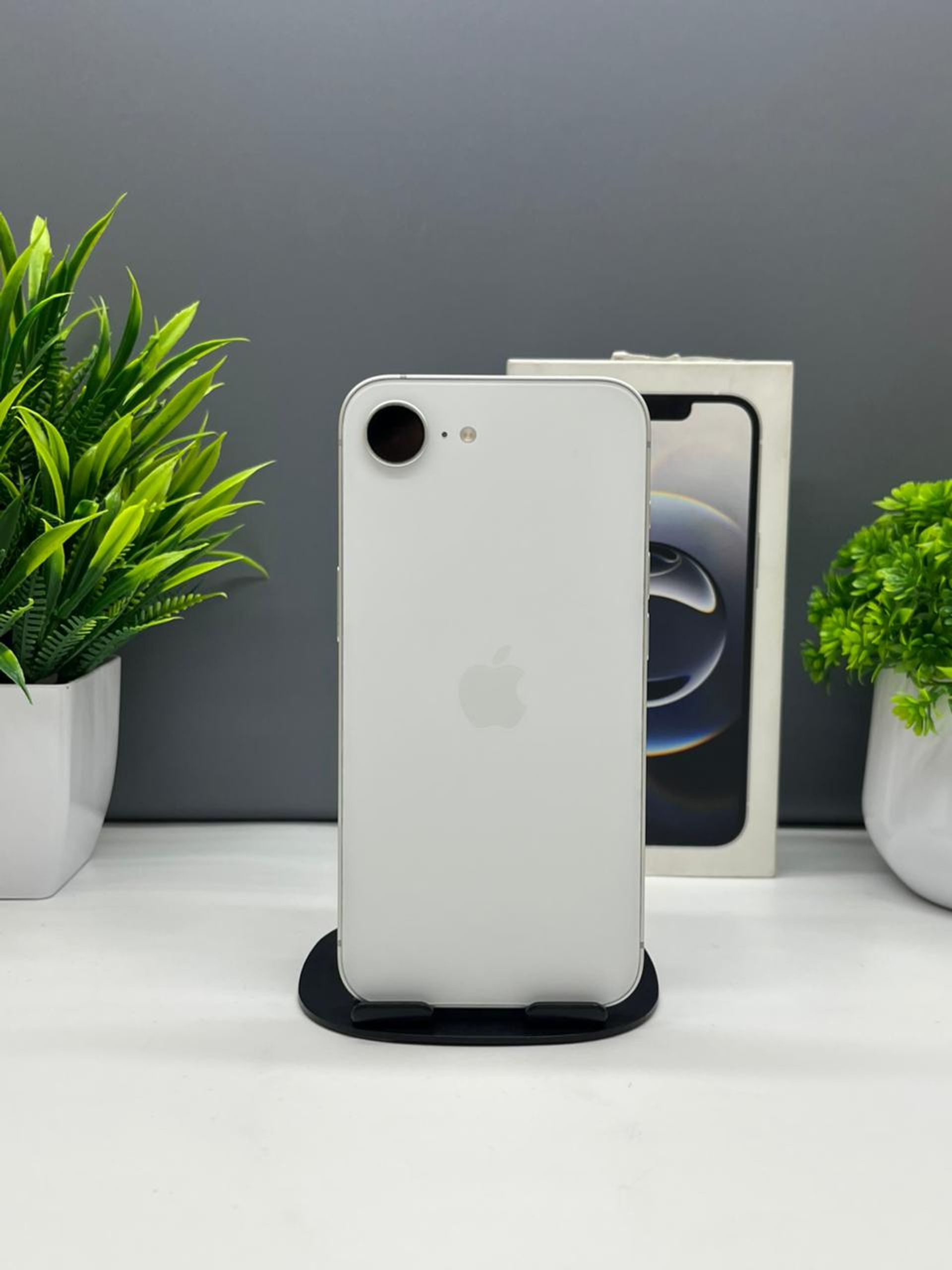 Apple iPhone 16e 128GB - фото_0