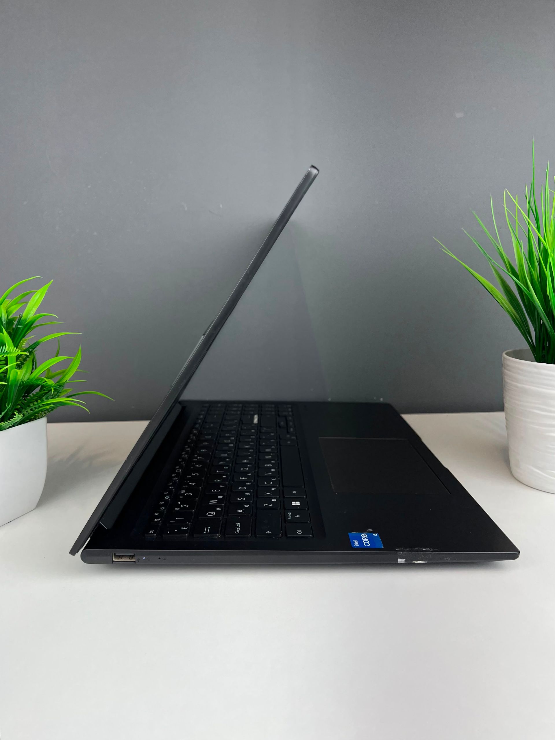 Ноутбук Asus Для работы и учебы  Intel Core i5  13-поколение  ядер 16 GB 512 GB 500 GB 15 дюймов