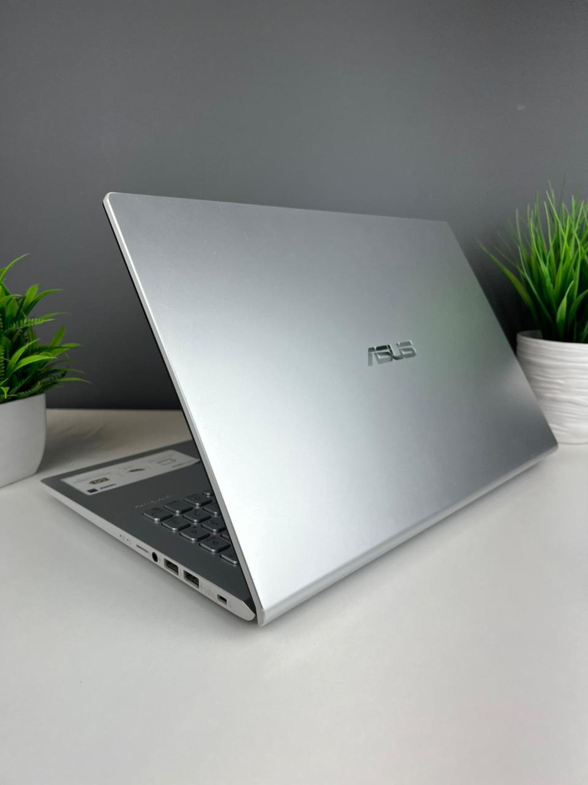 Ноутбук Asus core i3/10-пок  Intel Core i3  10-поколение  ядер 4 GB 256 GB