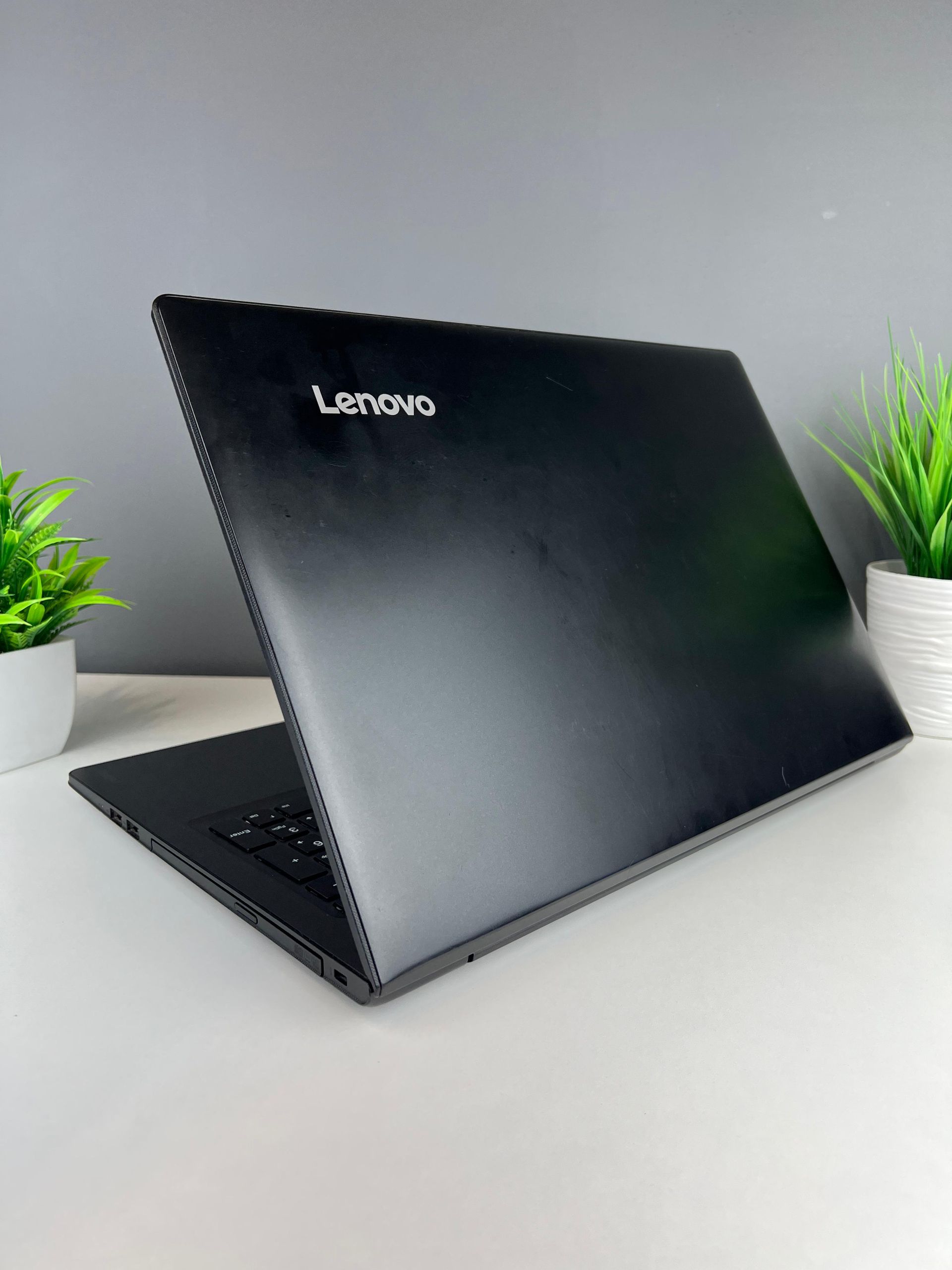 Ноутбук Lenovo core i7/6 пок  Intel Core i7  6-поколение  ядер 4 GB 15 дюймов