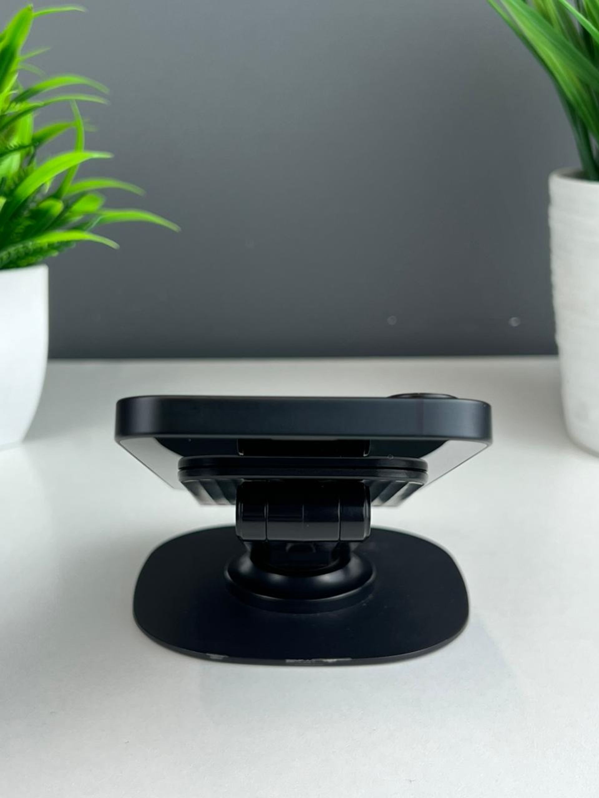 Apple iPhone 16e 256GB - фото_3