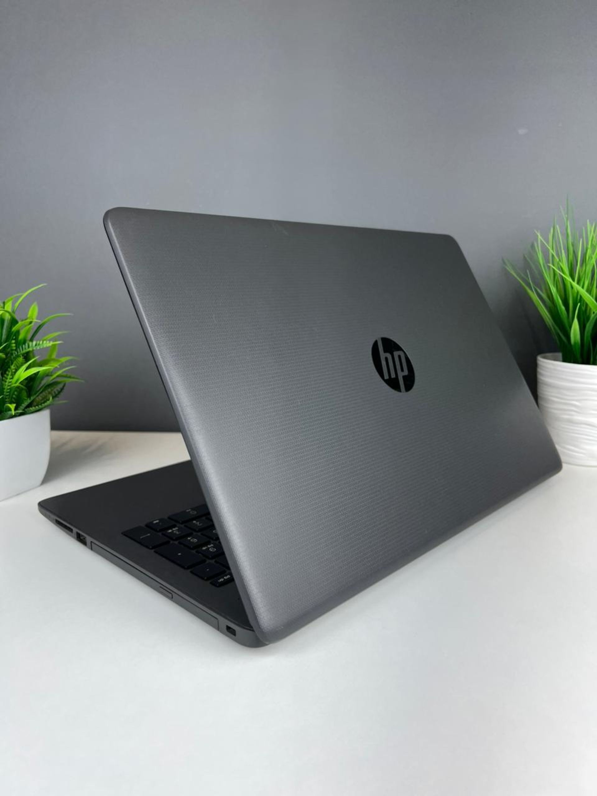 Ноутбук Hp intel core i5  8-поколение  Intel Core i5  8-поколение  ядер 8 GB 256 GB