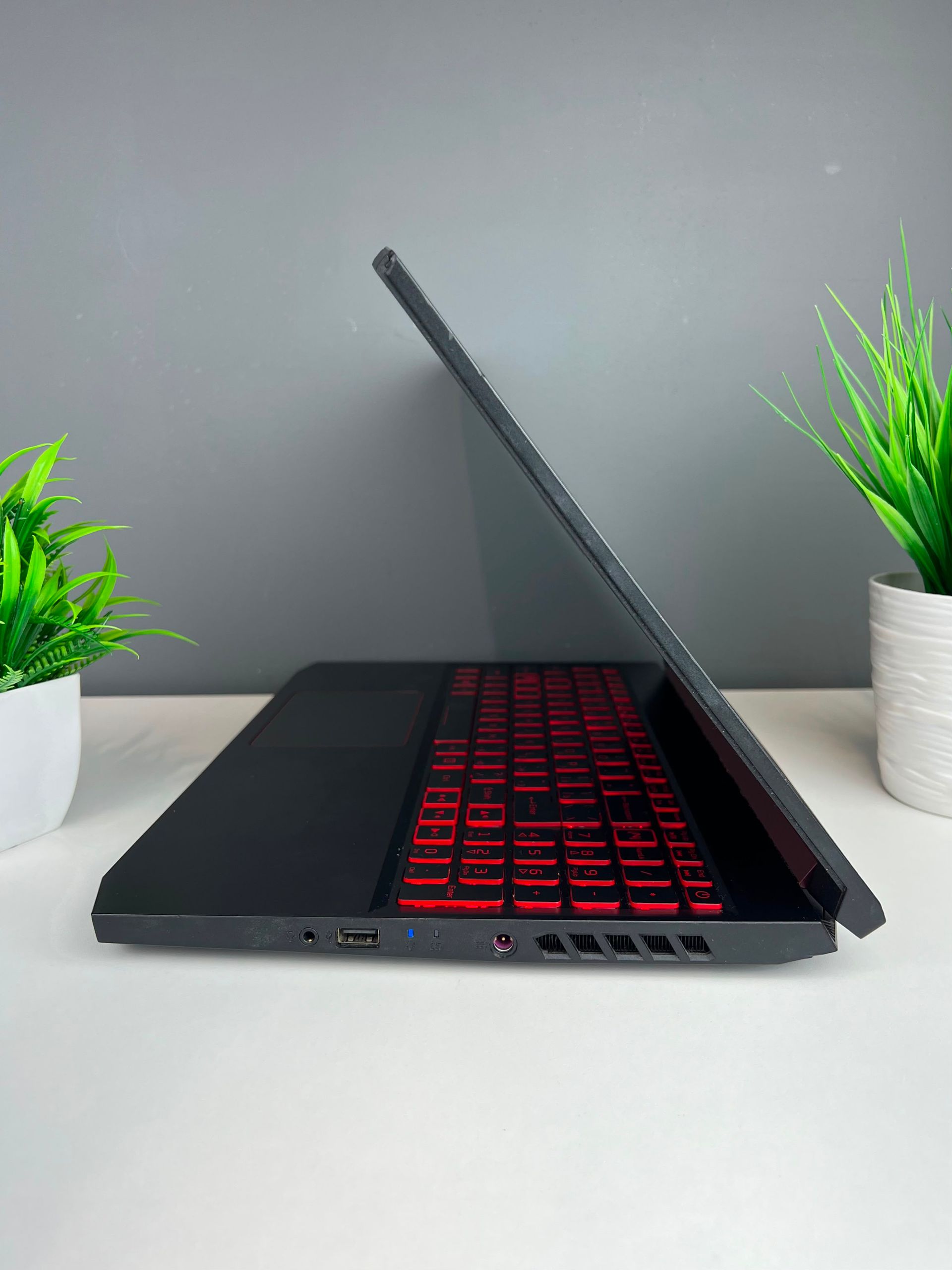 Ноутбук Acer Nitro  Intel Core i5  9-поколение  ядер 16 GB 500 GB 14 дюймов