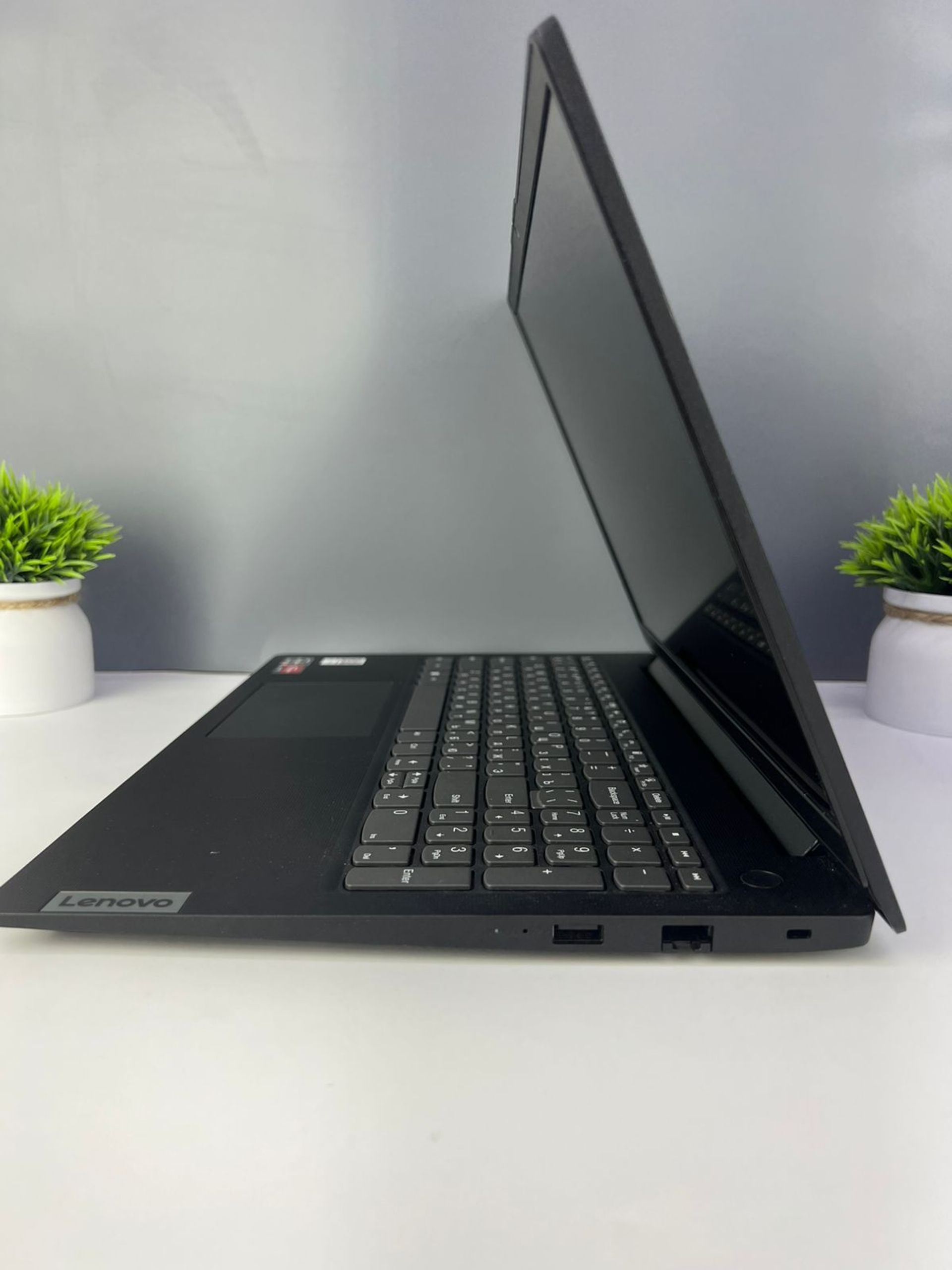 Ноутбук Lenovo Для работы и учебы AMD Ryzen 5 7-поколение ядер 8 GB 512 GB 15 дюймов