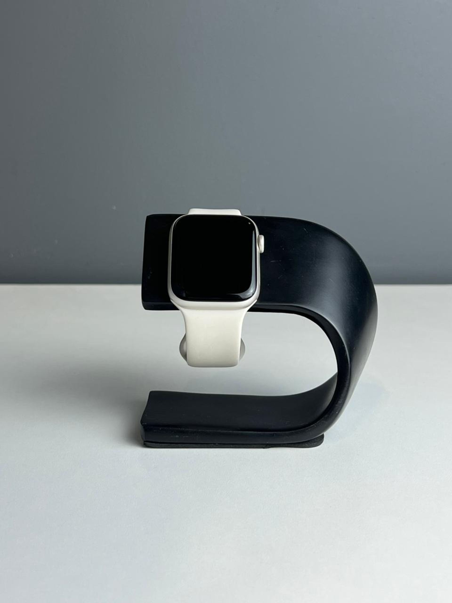 Apple Watch SE 44 мм (2е поколение)