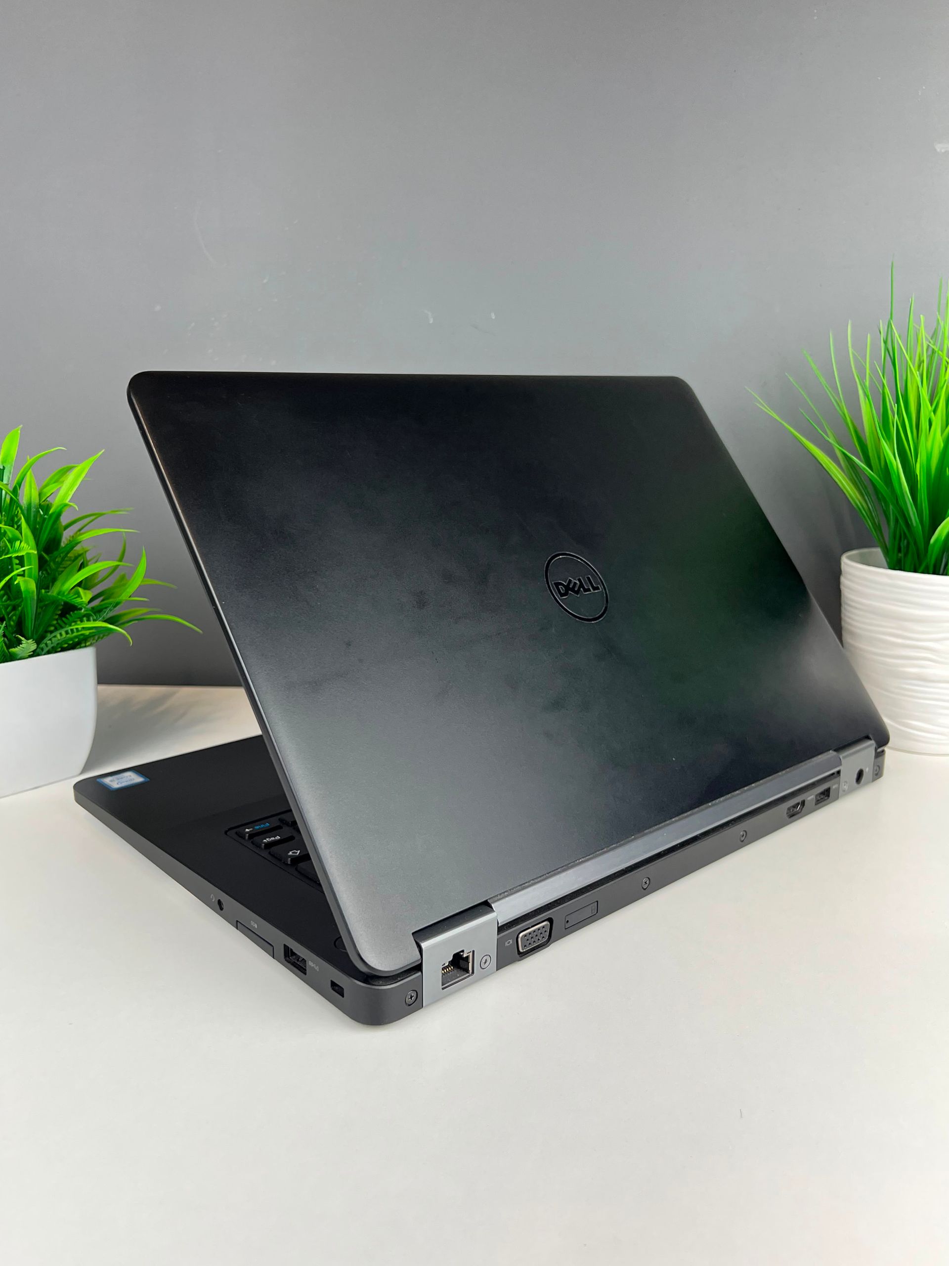 Ноутбук Dell Для работы и учебы  Intel Core i5  6-поколение  ядер 8 GB 240 GB 14 дюймов