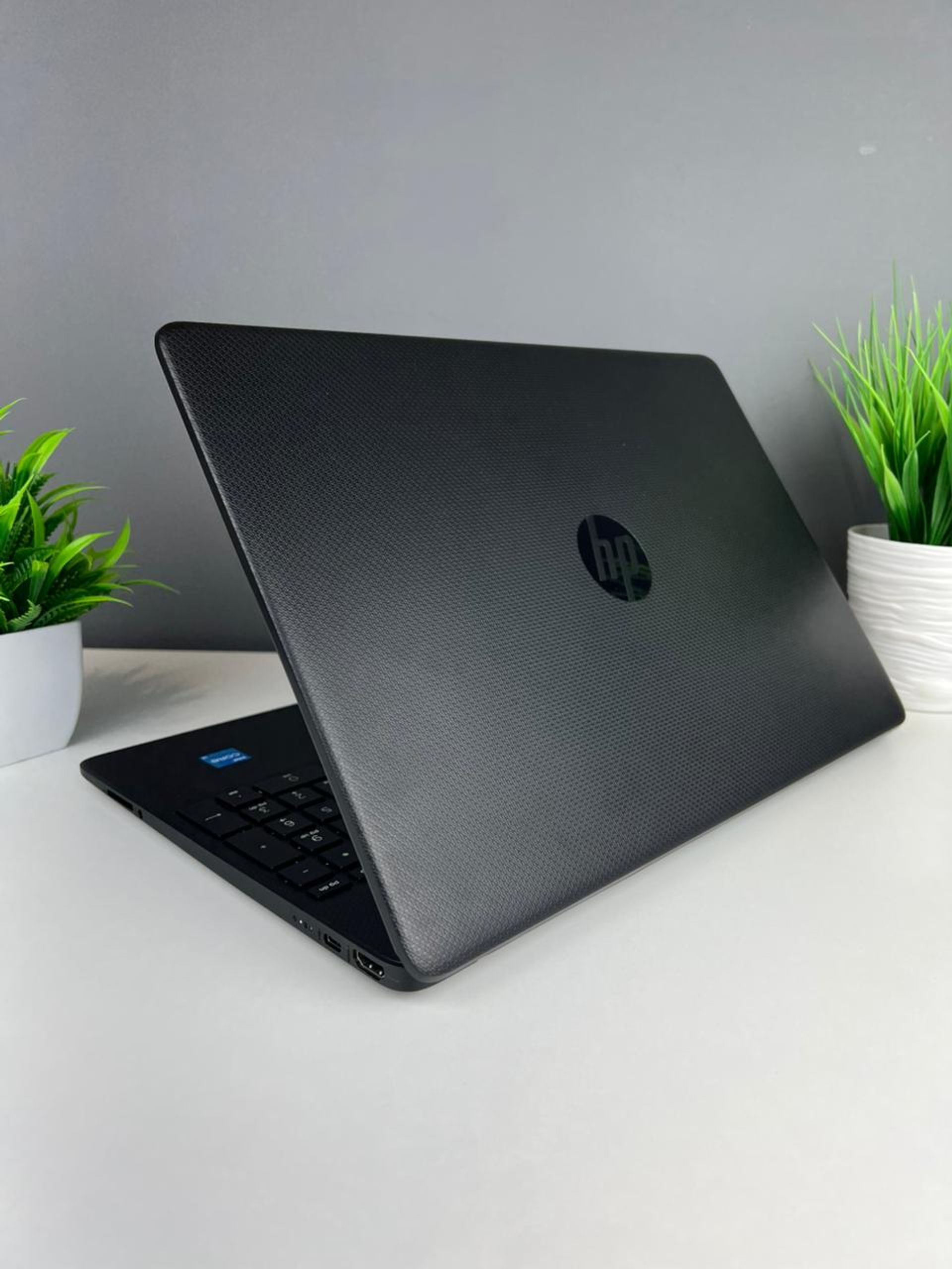 Ноутбук Hp core i3/11-пок  Intel Core i3  11-поколение  ядер 8 GB 500 GB 14 дюймов