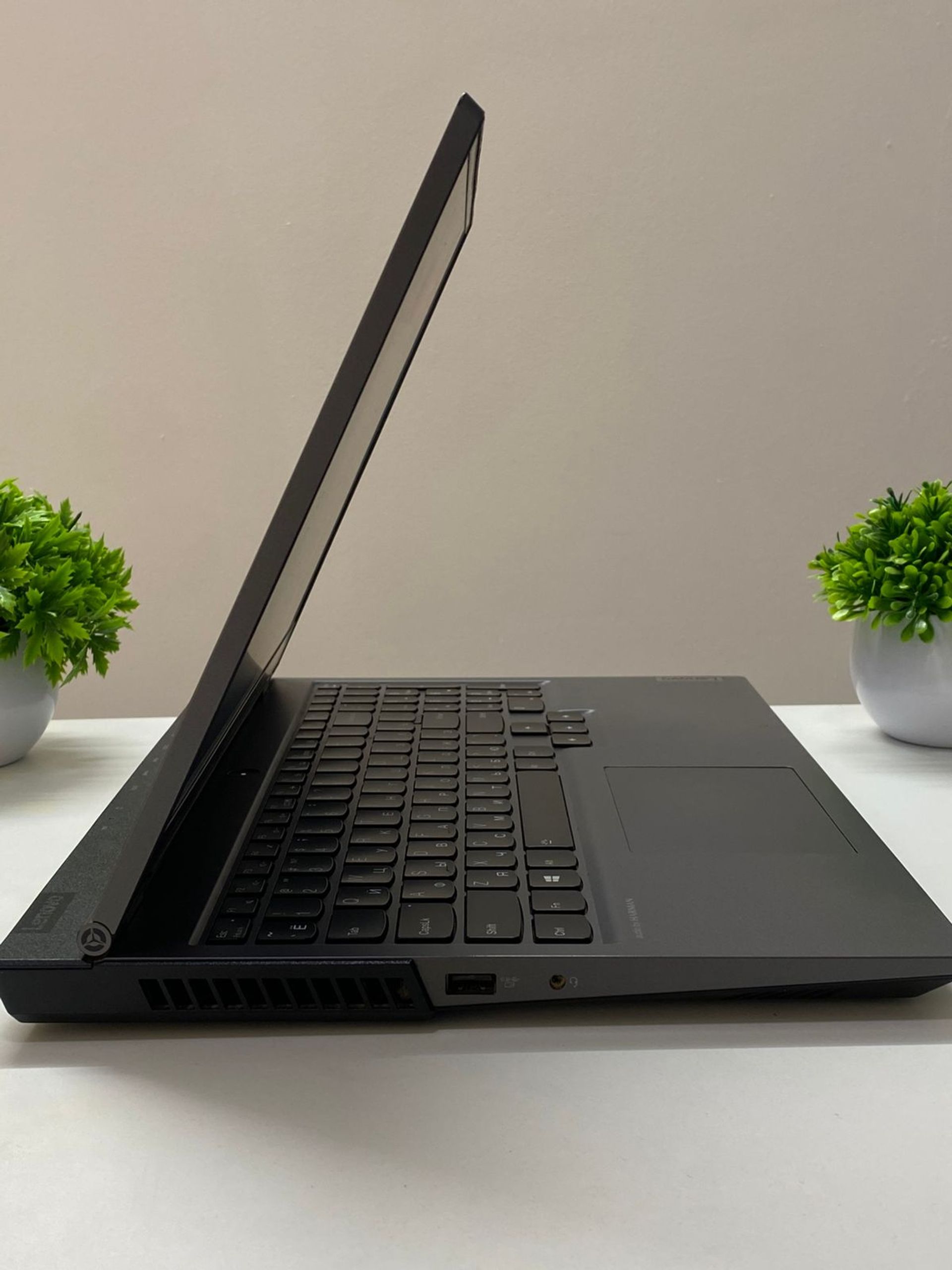 Ноутбук Lenovo core i7/10 пок  Intel Core i7  10-поколение  ядер 16 GB 17 дюймов