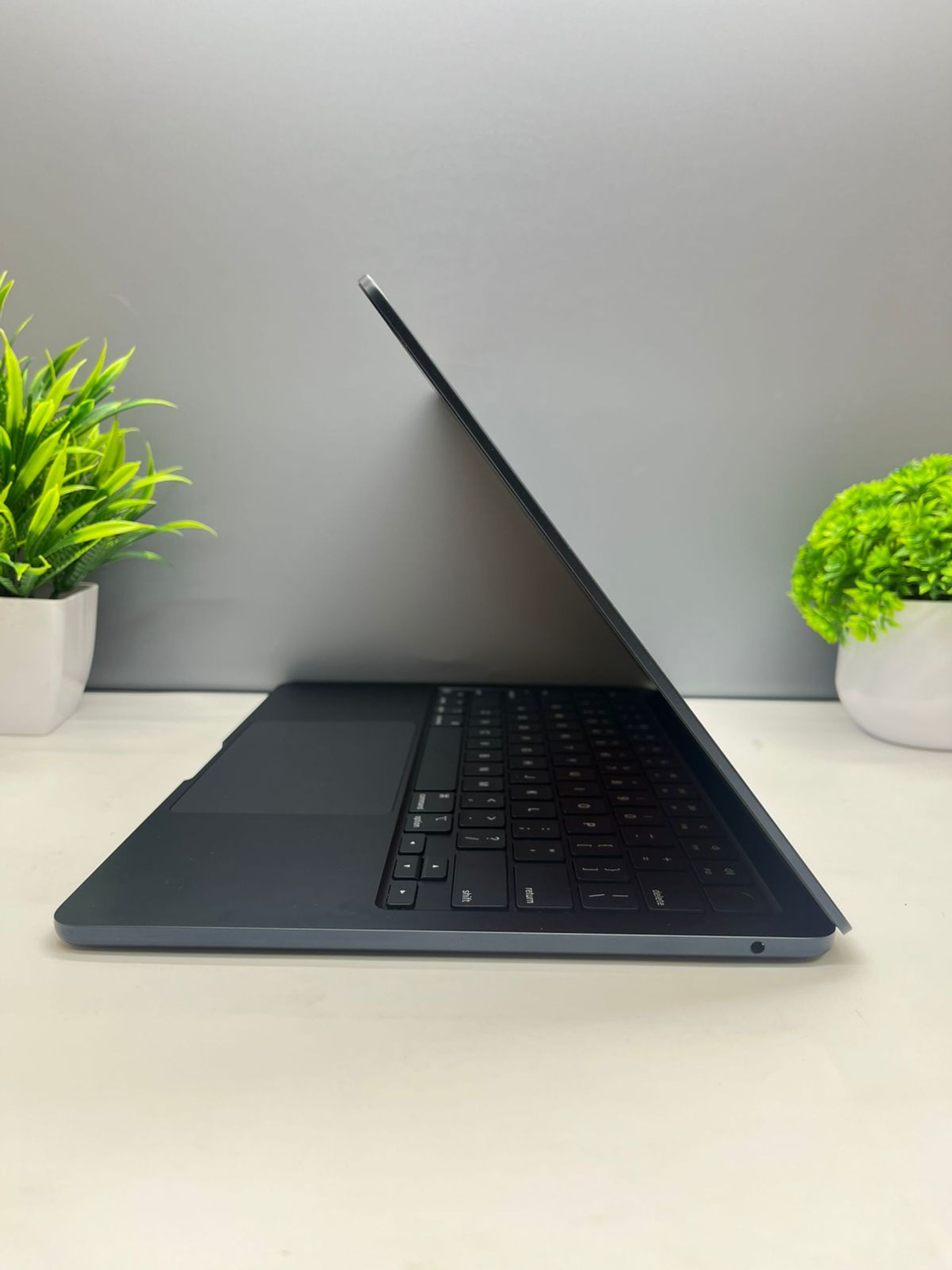 Ноутбук Apple MacBook Air Apple M2 ядер 8 GB 256 GB 13.6 дюймов