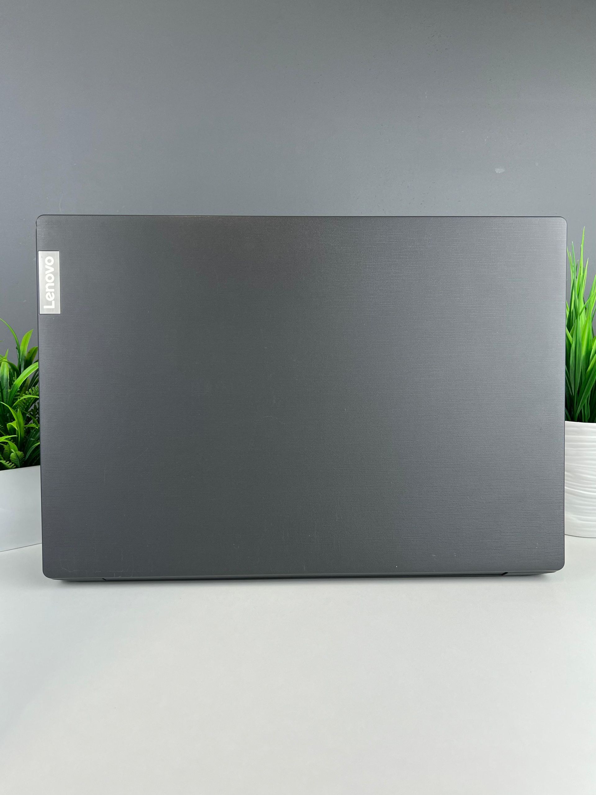 Ноутбук Lenovo Для работы и учебы AMD Ryzen 5 4-поколение ядер 8 GB 256 GB 15 дюймов