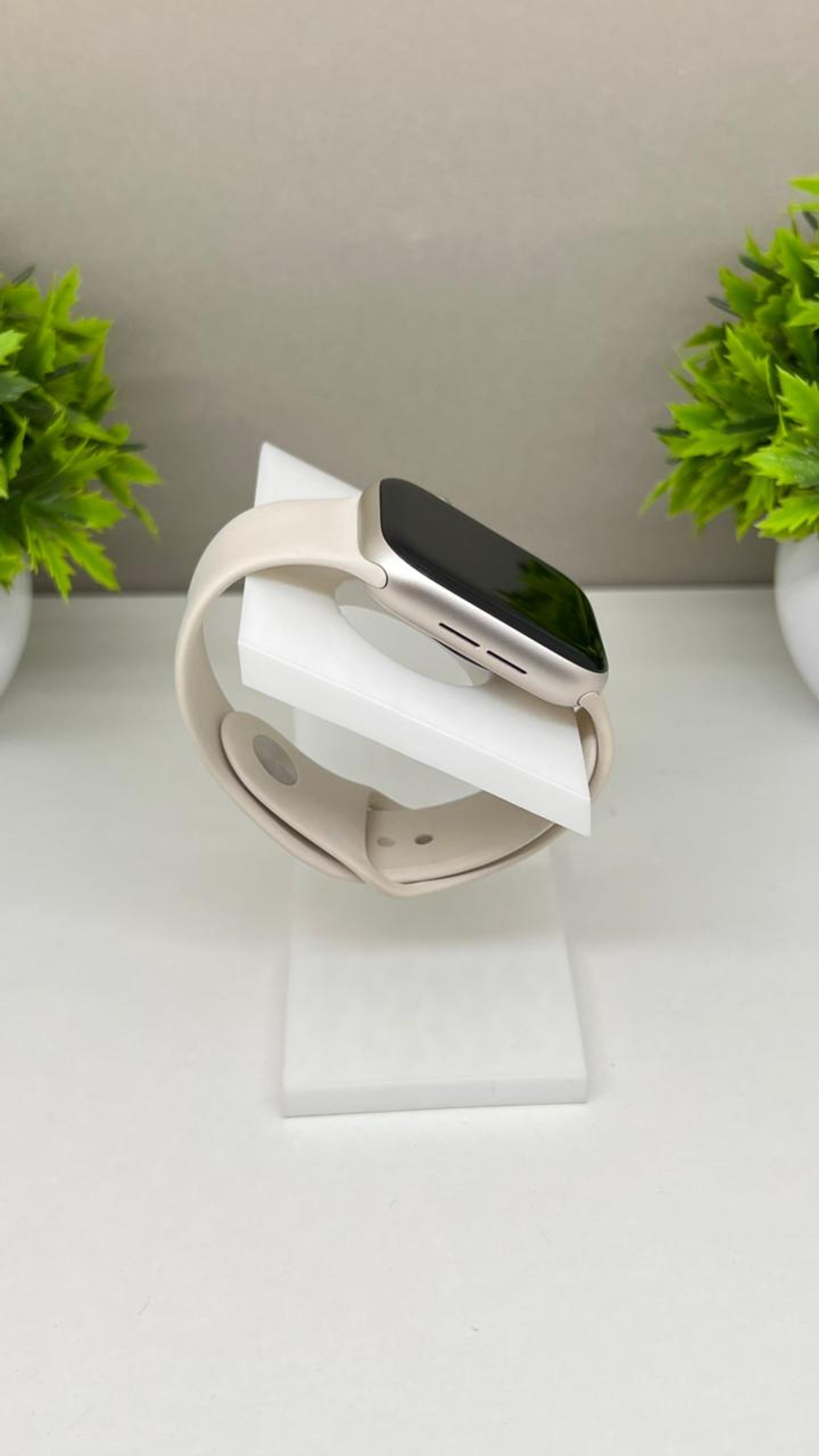 Apple Watch SE 44 мм (2е поколение)