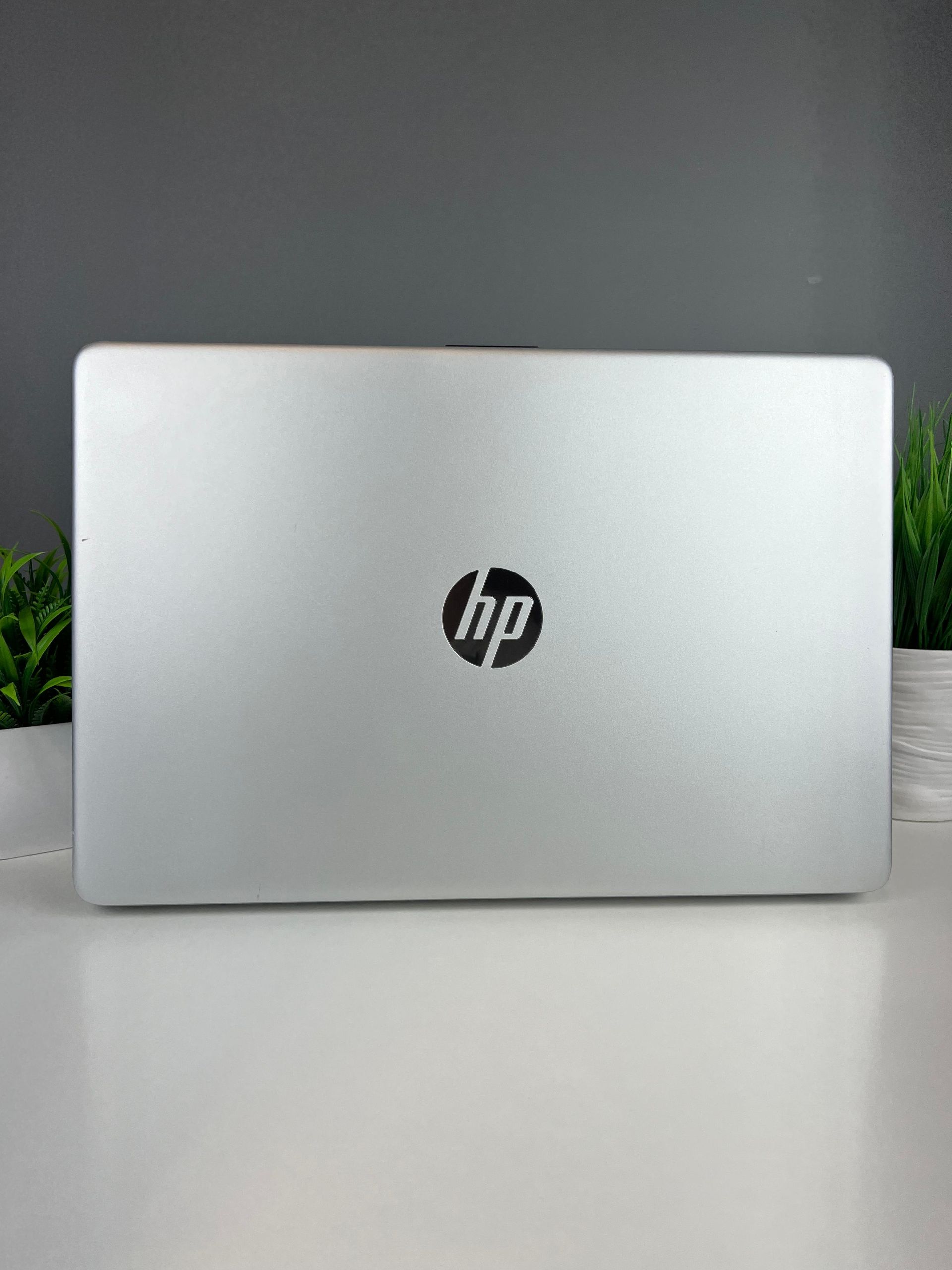 Ноутбук Hp ryzen 5 (5-е поколение) 2023 (6 ядер / 12 потоков) AMD Ryzen 5 5-поколение ядер 8 GB 512 GB 15 дюймов