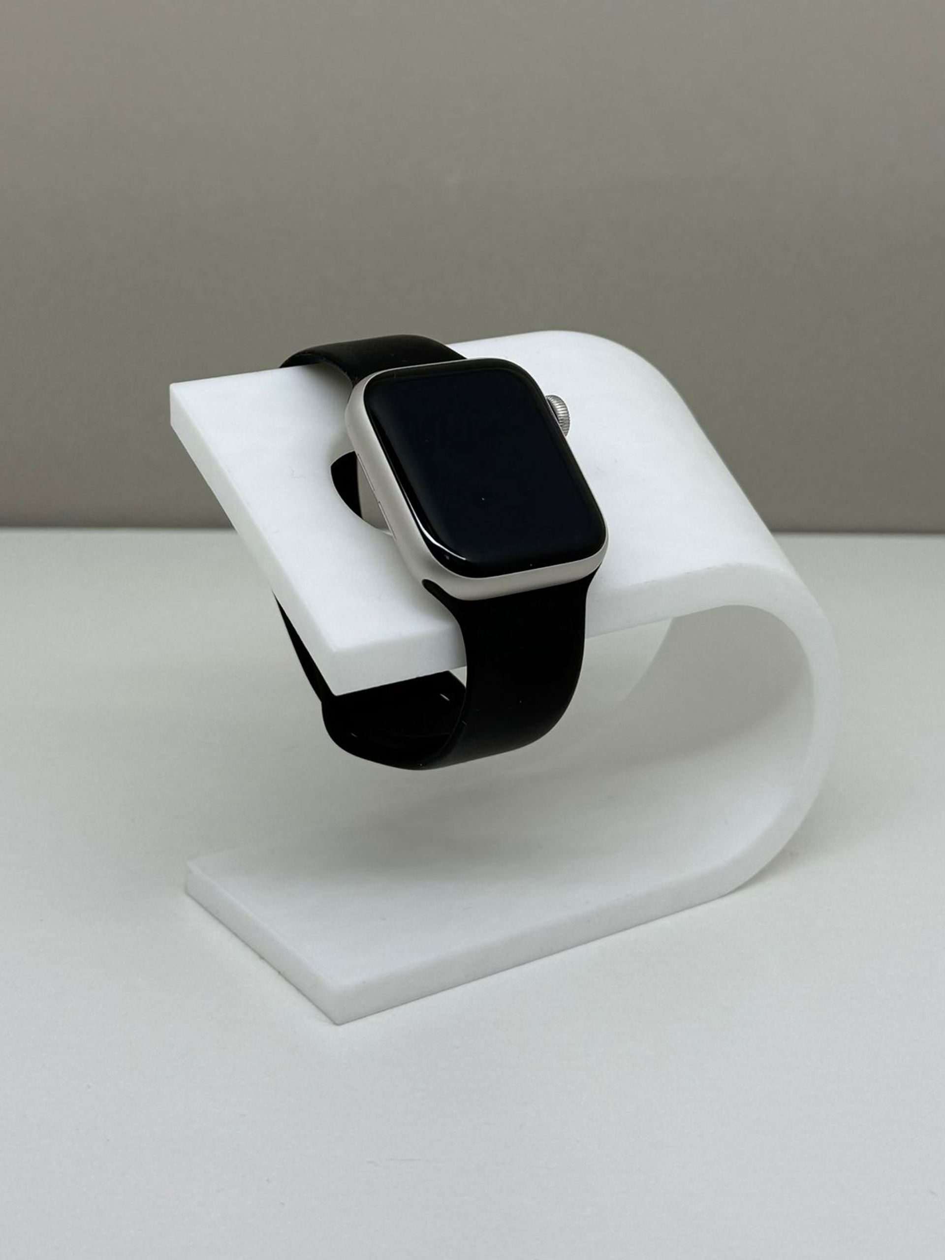 Apple Watch SE 40 мм (2е поколение)