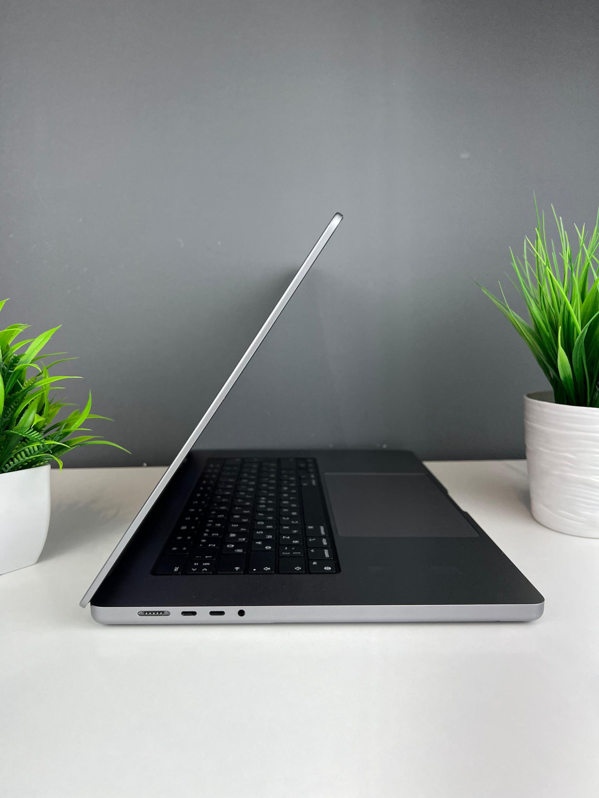Ноутбук Apple MacBook Pro Apple M1 ядер 16 GB 512 GB 16 дюймов