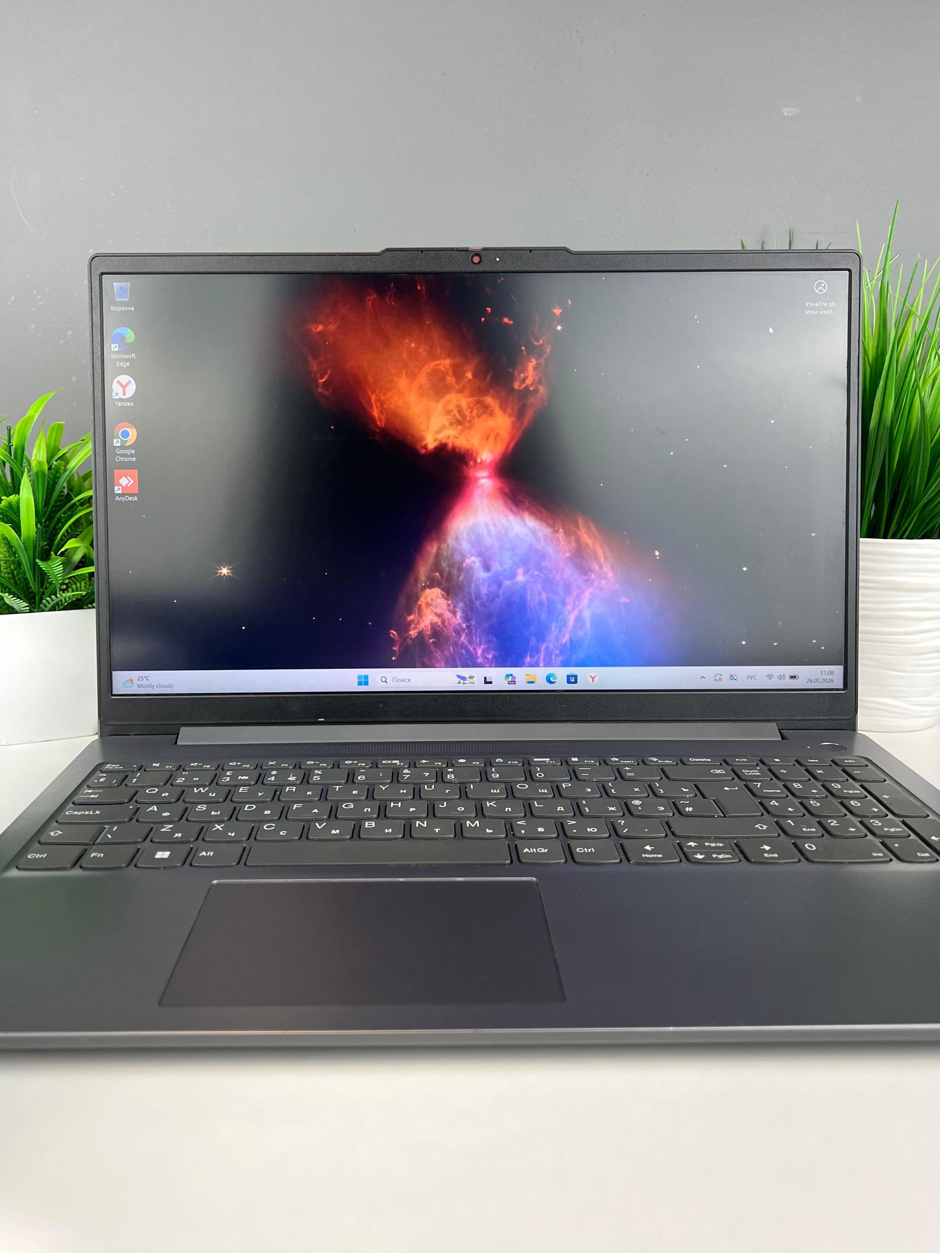 Ноутбук Lenovo Для работы и учебы  Intel Core i3 13-поколение  ядер 8 GB 500 GB 14 дюймов