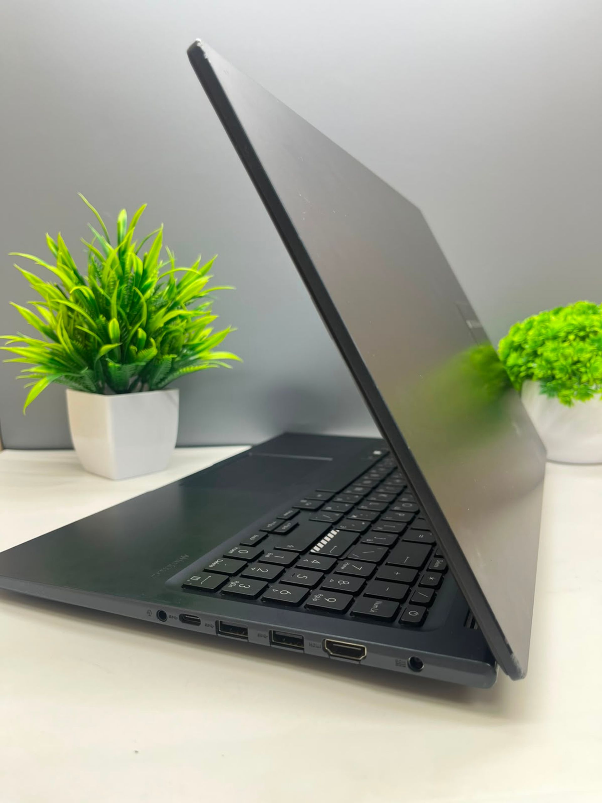 Ноутбук Asus core i3/13-пок  Intel Core i3 13-поколение  ядер 8 GB 500 GB 15 дюймов