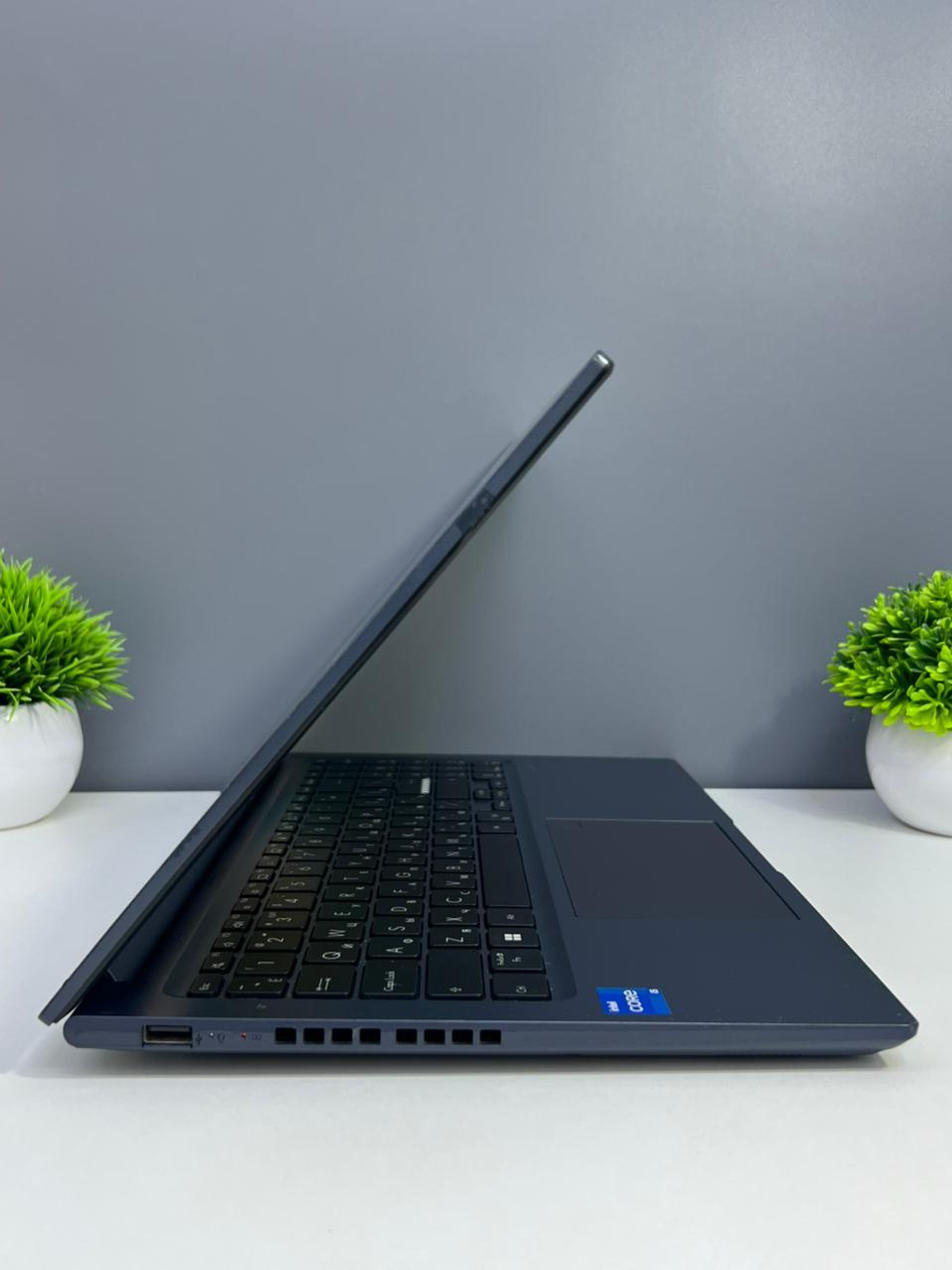 Ноутбук Asus Для работы и учебы  Intel Core i5  12-поколение  ядер 8 GB 256 GB 14 дюймов