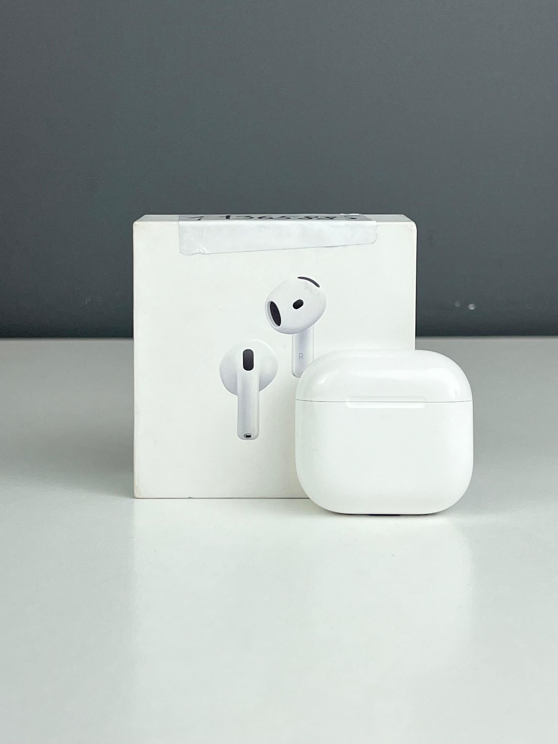 Apple AirPods 4 series