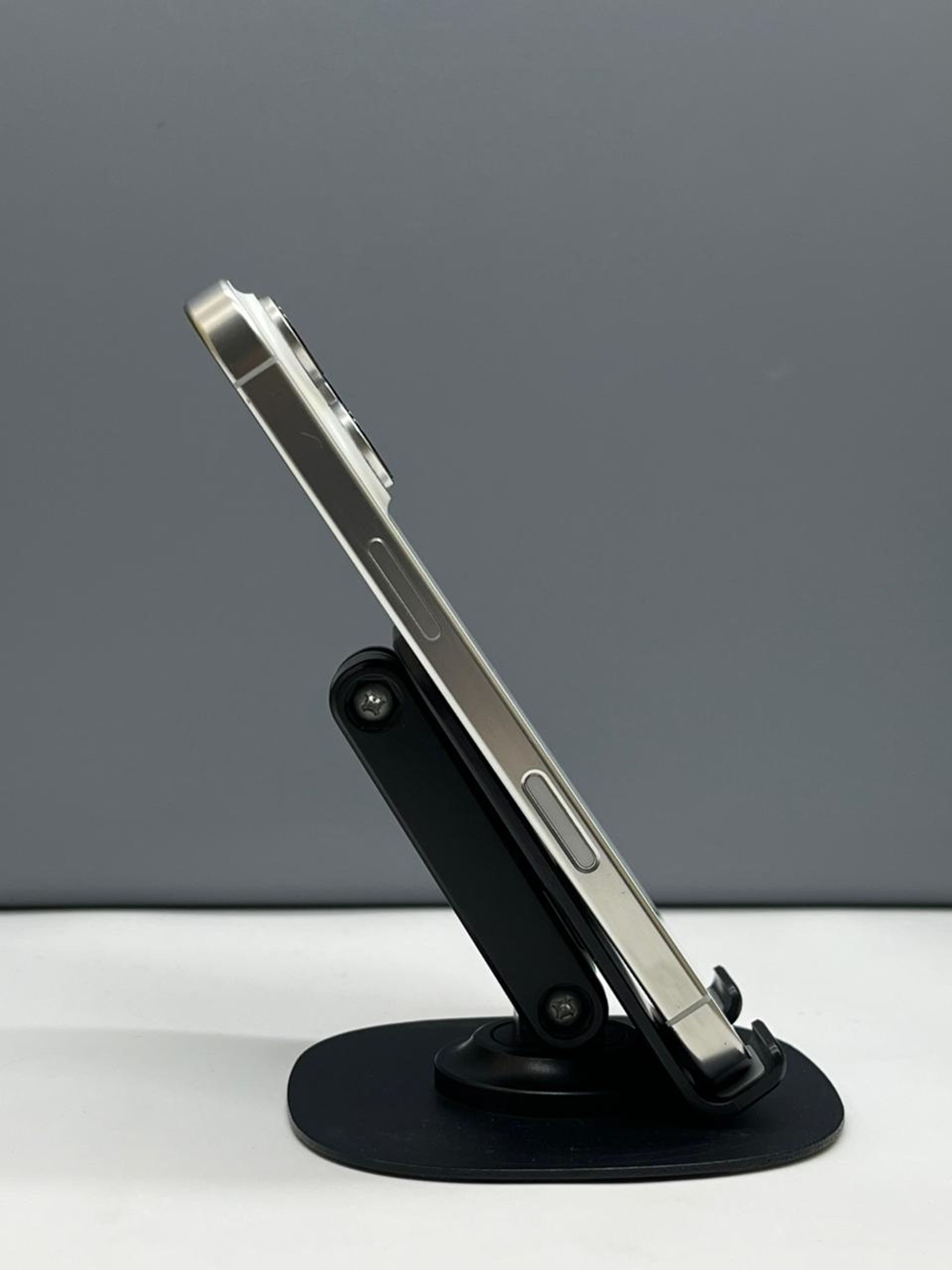 Apple iPhone 16 Pro 256GB - фото_2