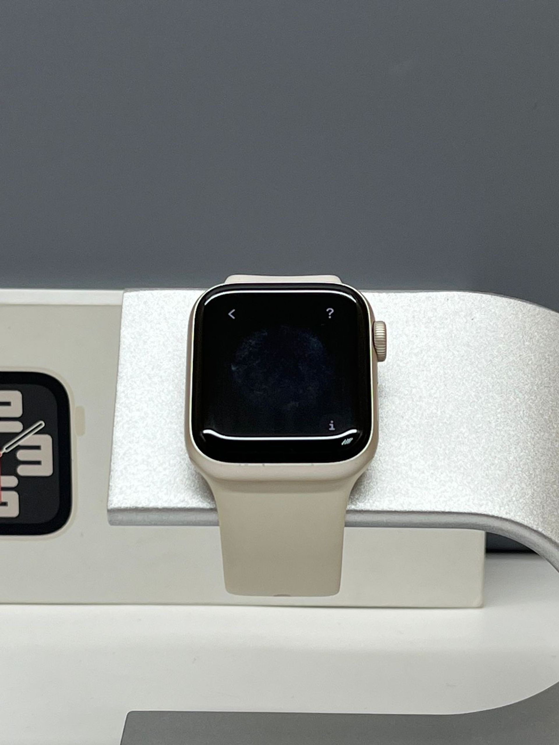 Apple Watch SE 40 мм (2е поколение)