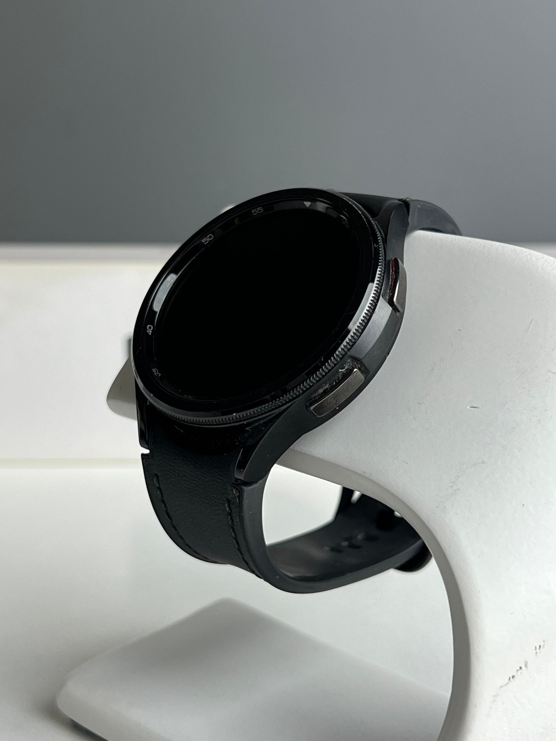 Samsung Series 6  44 mm 47mm