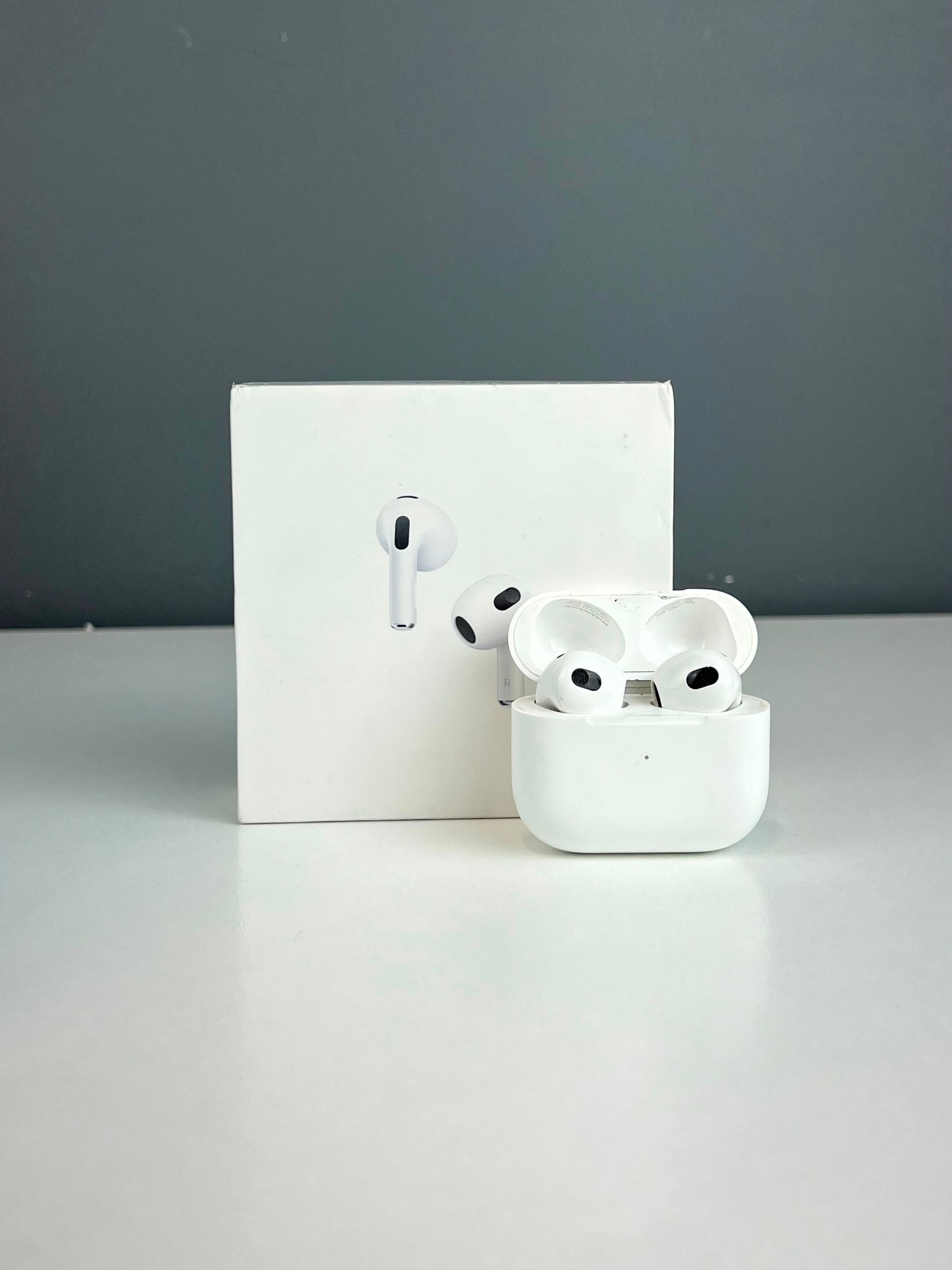 Apple AirPods 3 series