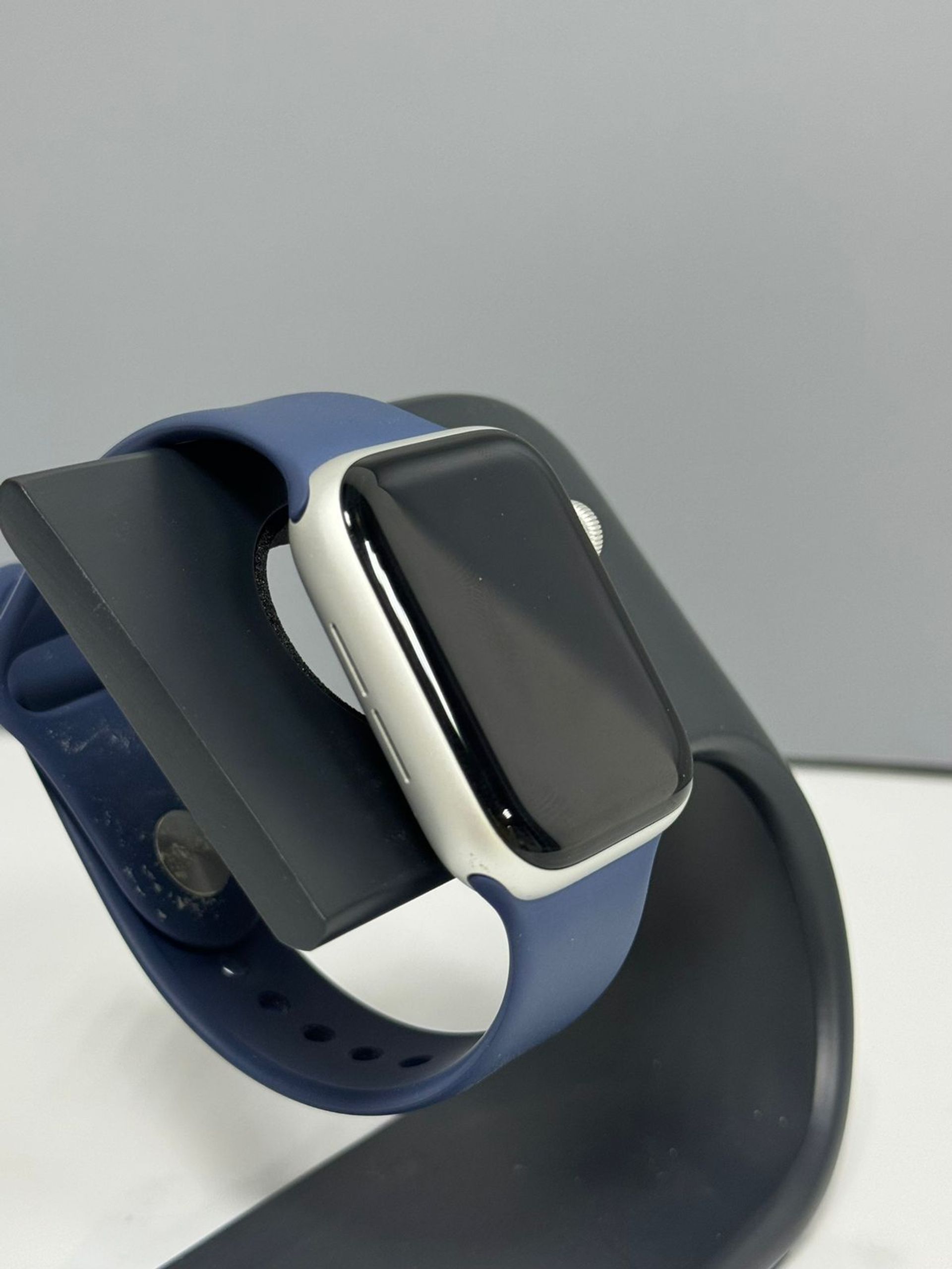 Apple Series SE 44 мм (2е поколение)