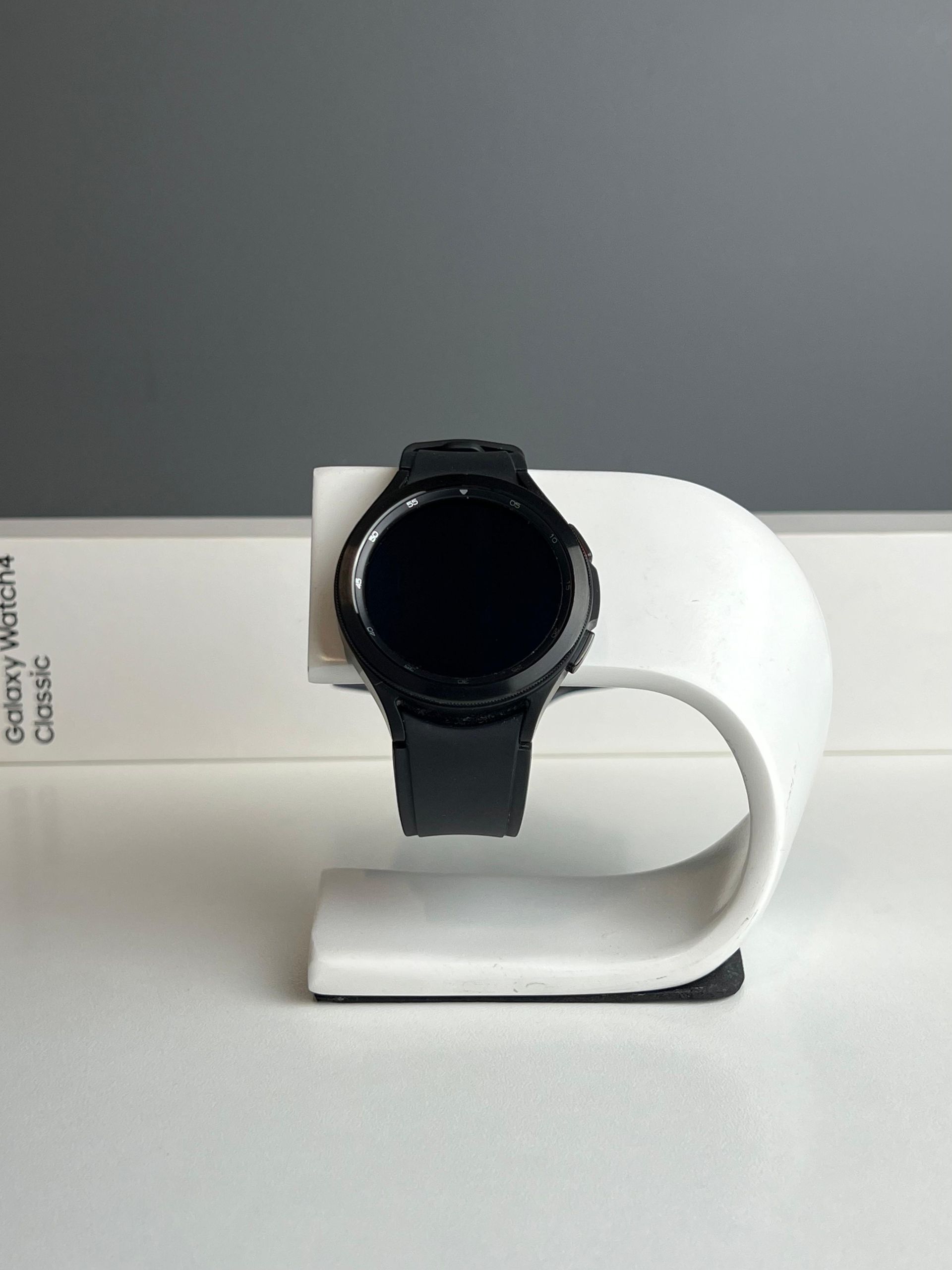 Samsung Series 4 Classic SM-R890 45