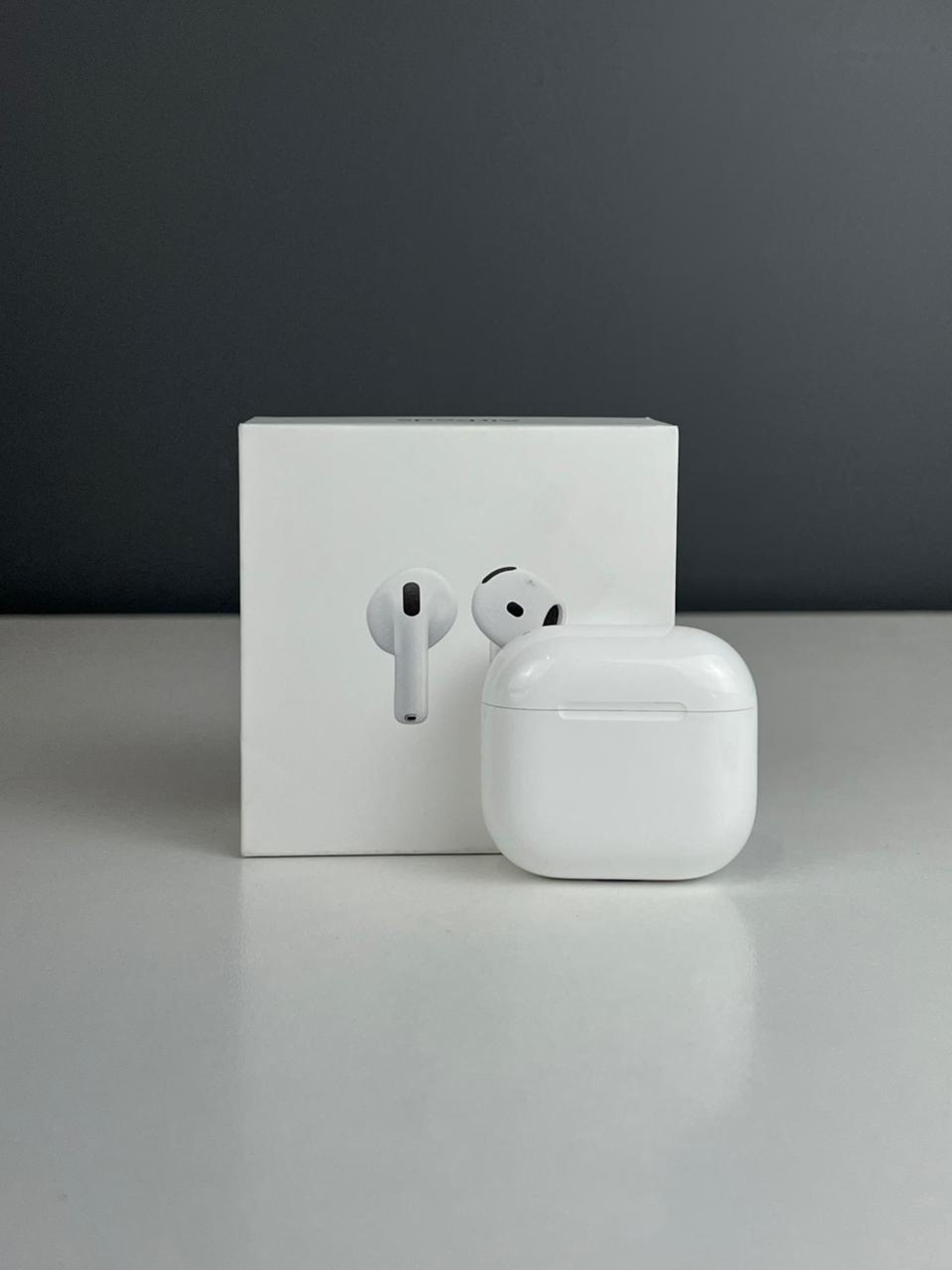 AirPods 4 series
