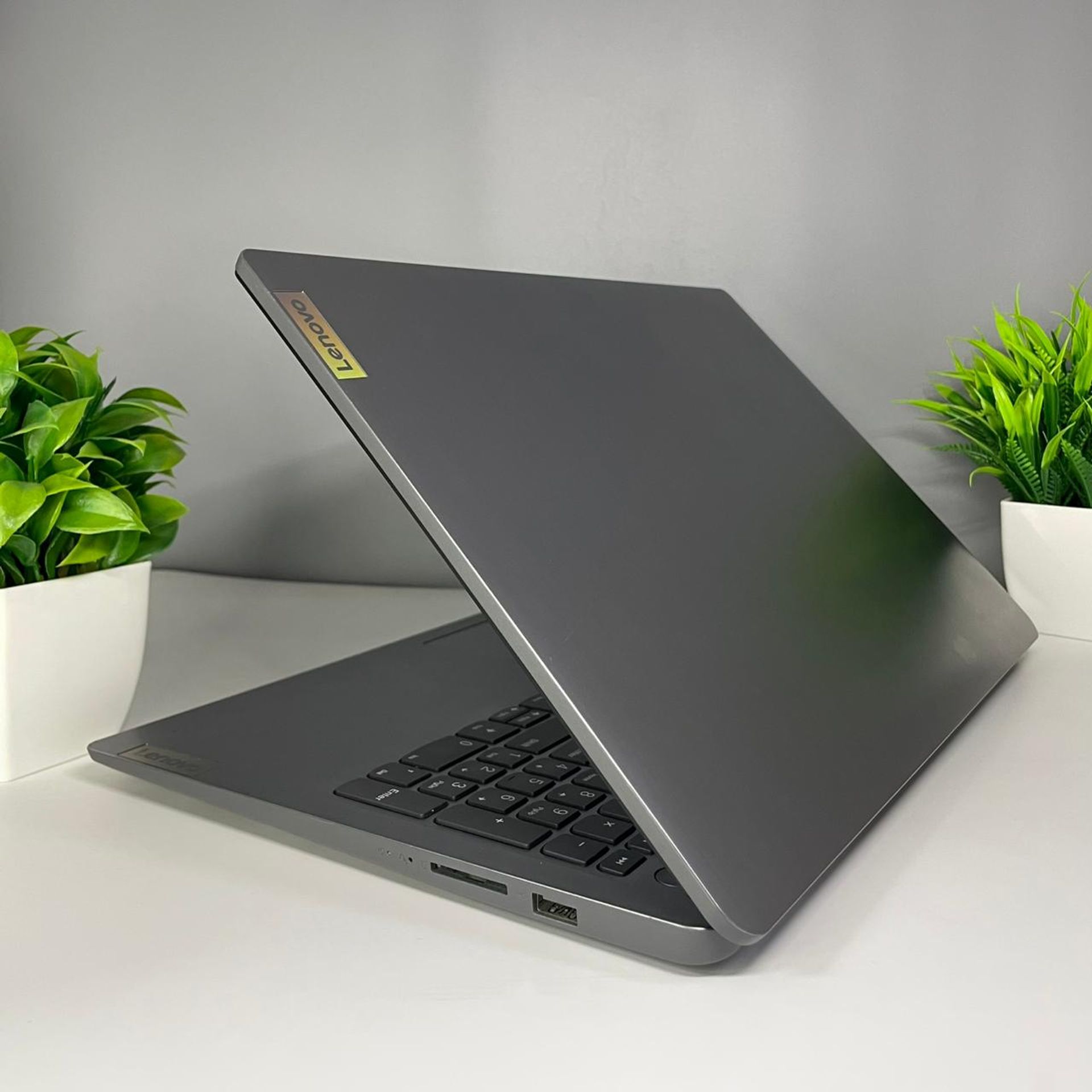 Ноутбук Lenovo ryzen 3 (5-е поколение) 2023-2024 (4 ядер / 8 потоков) AMD Ryzen 3 5-поколение ядер 8 GB 256 GB 16 дюймов